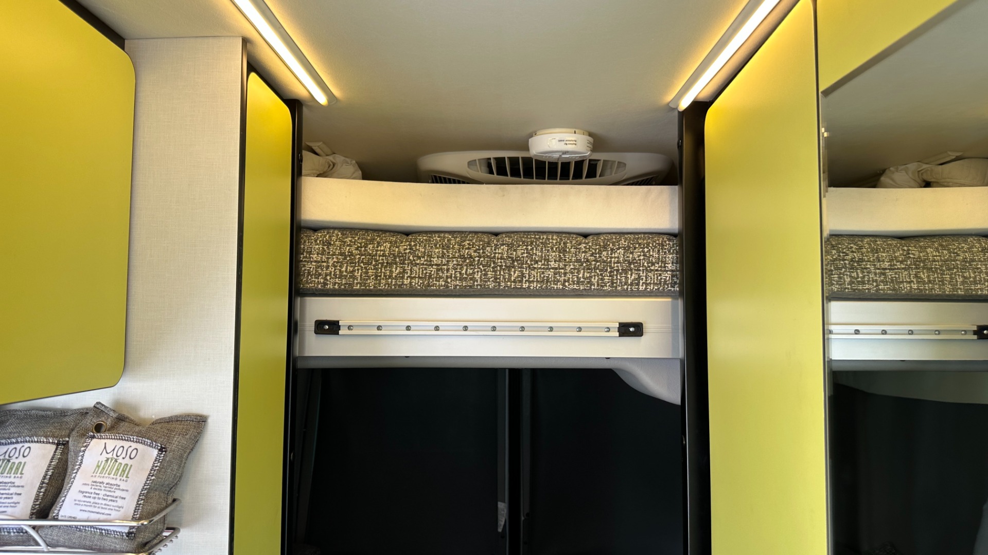 Used 2018 Mercedes-Benz Sprinter Winnebego OVERLANDER / CONVERSION SPRINTER / 4X4 / KITCHEN / BATHROOM / AIR / AWNING for sale $129,000 at Formula Imports in Charlotte NC 28227 91