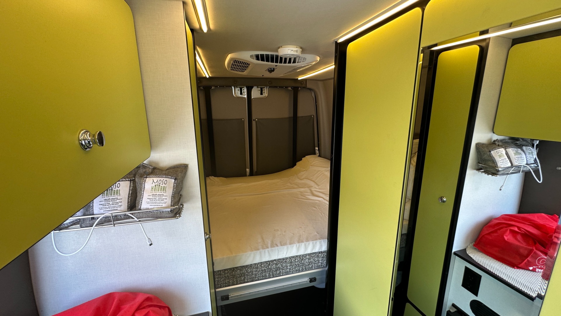 Used 2018 Mercedes-Benz Sprinter Winnebego OVERLANDER / CONVERSION SPRINTER / 4X4 / KITCHEN / BATHROOM / AIR / AWNING for sale $129,000 at Formula Imports in Charlotte NC 28227 92