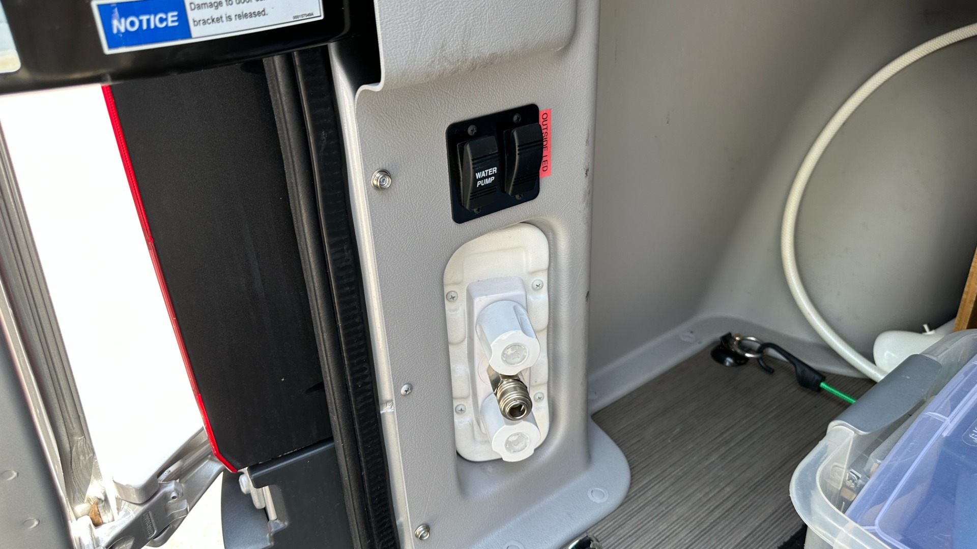 Used 2018 Mercedes-Benz Sprinter Winnebego OVERLANDER / CONVERSION SPRINTER / 4X4 / KITCHEN / BATHROOM / AIR / AWNING for sale $129,000 at Formula Imports in Charlotte NC 28227 94