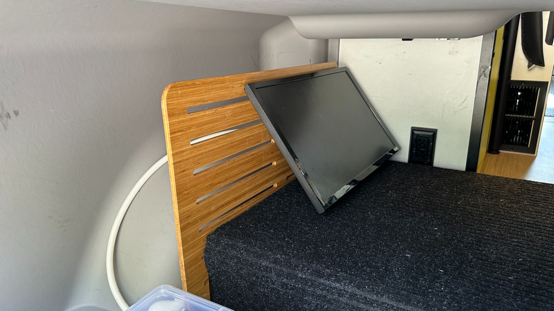 Used 2018 Mercedes-Benz Sprinter Winnebego OVERLANDER / CONVERSION SPRINTER / 4X4 / KITCHEN / BATHROOM / AIR / AWNING for sale $129,000 at Formula Imports in Charlotte NC 28227 97