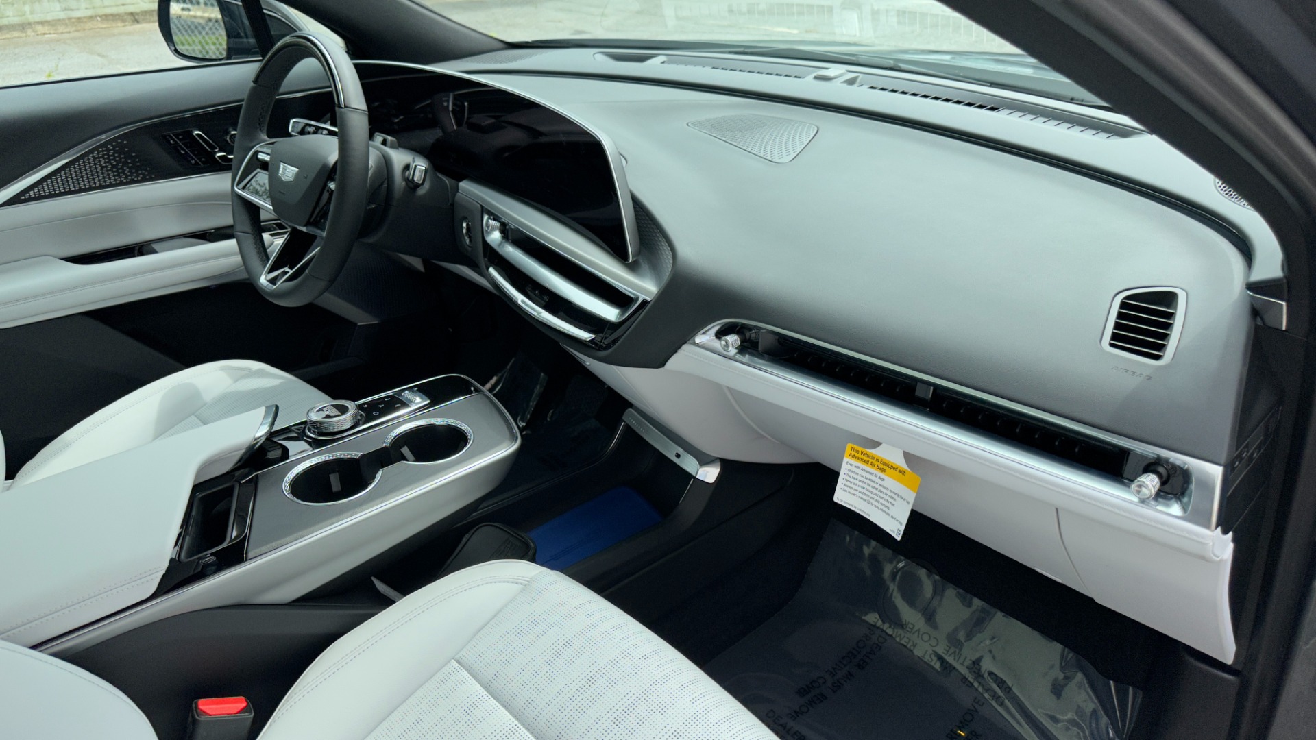 Used 2023 Cadillac LYRIQ AWD Luxury for sale $76,000 at Formula Imports in Charlotte NC 28227 11