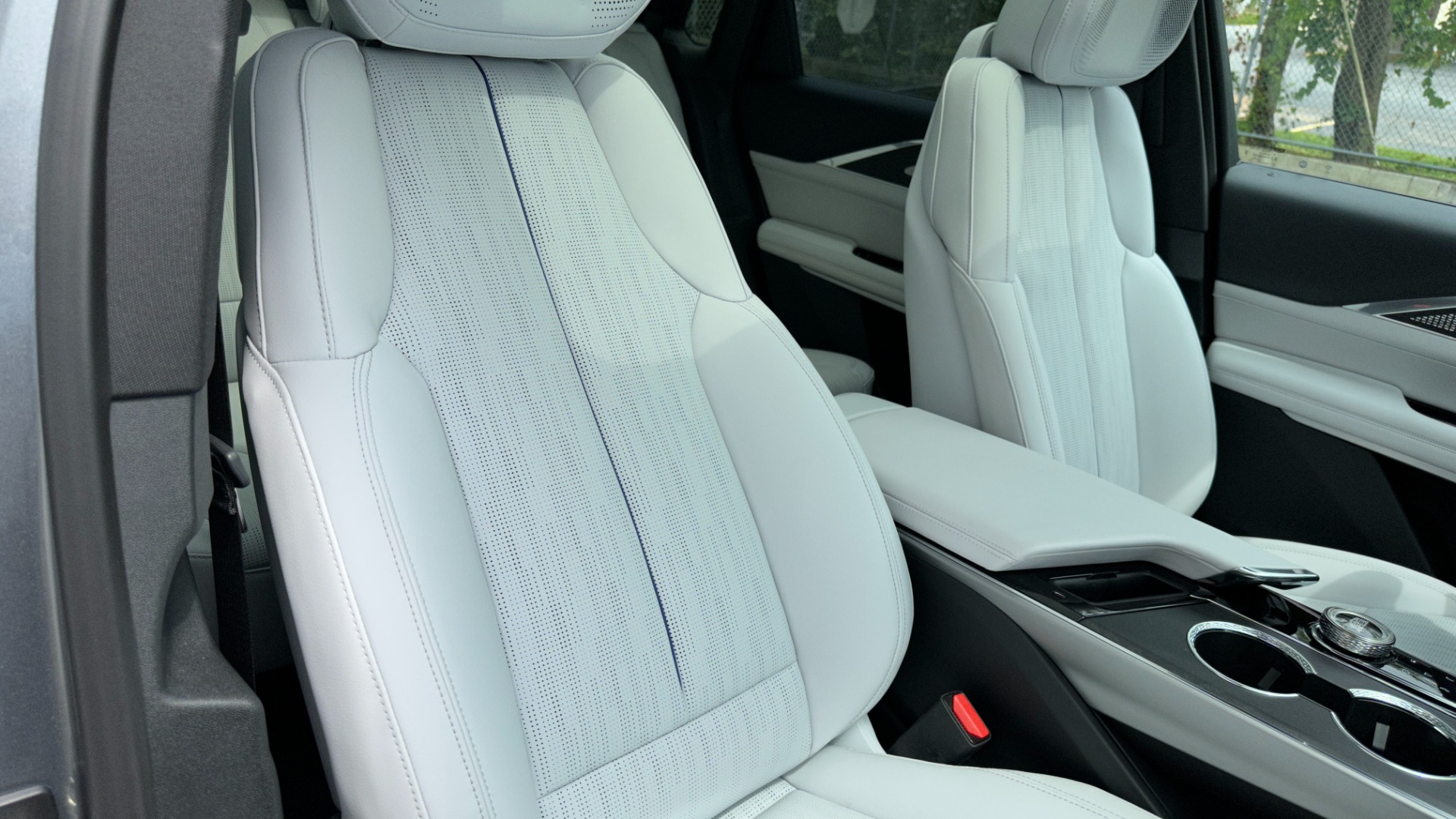 Used 2023 Cadillac LYRIQ AWD Luxury for sale $76,000 at Formula Imports in Charlotte NC 28227 13