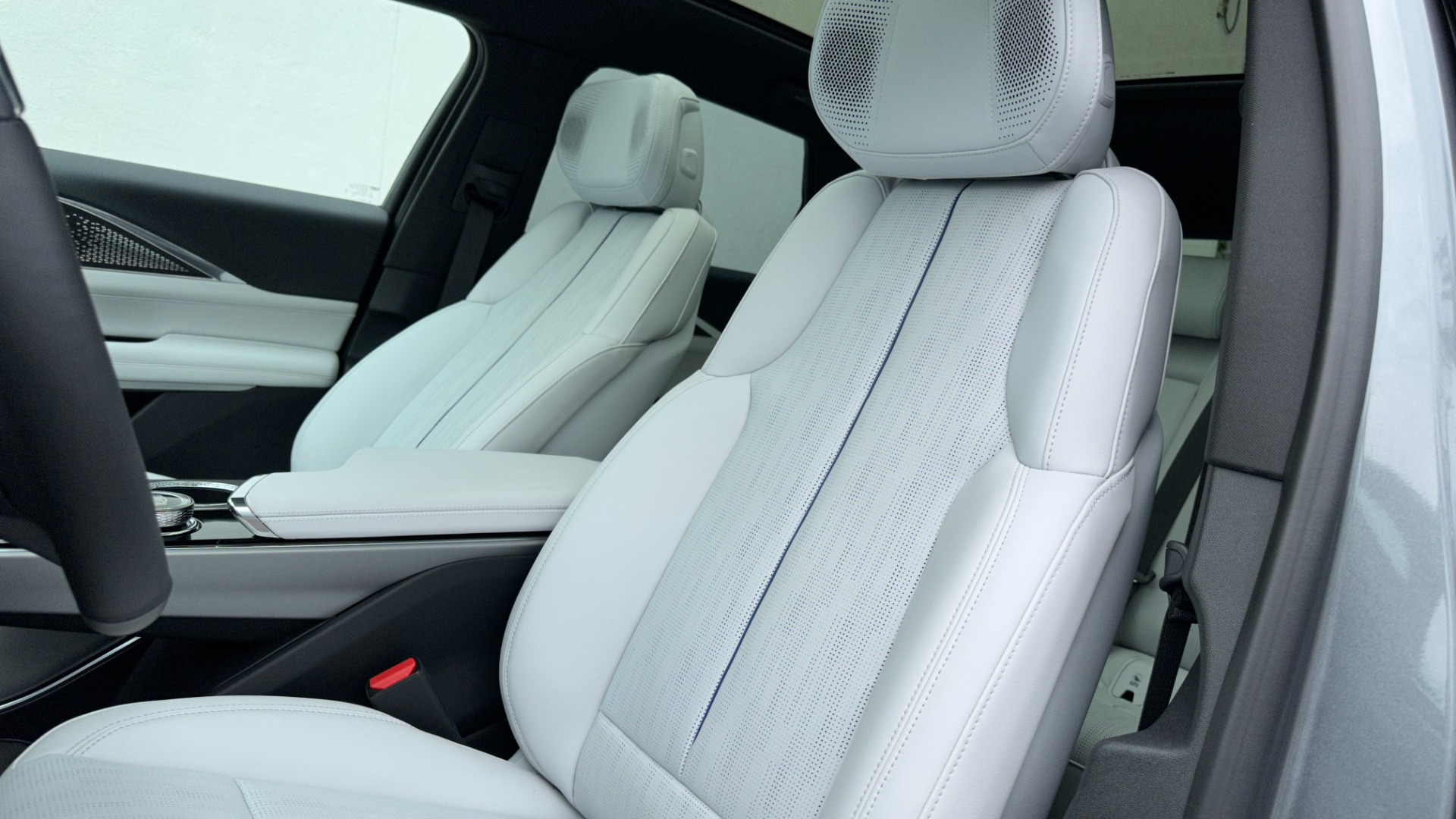 Used 2023 Cadillac LYRIQ AWD Luxury for sale $76,000 at Formula Imports in Charlotte NC 28227 18