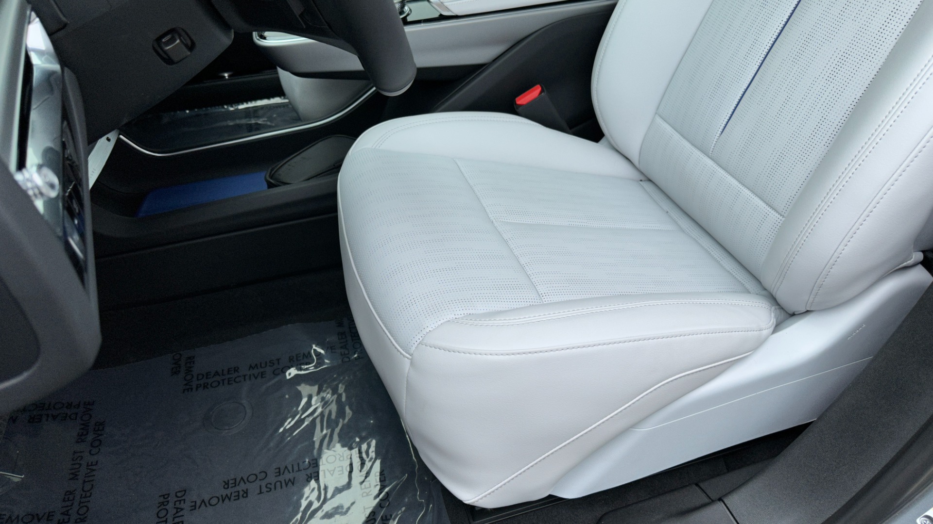 Used 2023 Cadillac LYRIQ AWD Luxury for sale $76,000 at Formula Imports in Charlotte NC 28227 19