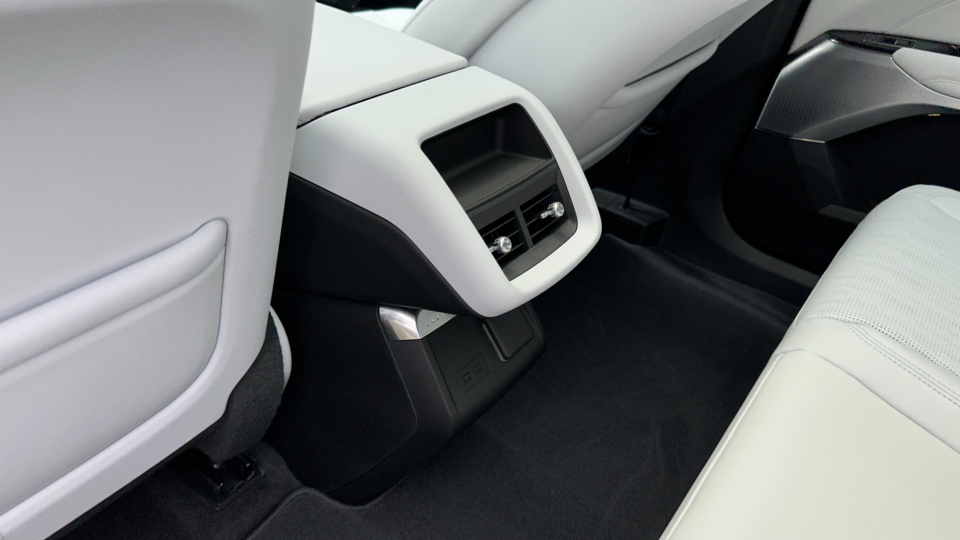 Used 2023 Cadillac LYRIQ AWD Luxury for sale $76,000 at Formula Imports in Charlotte NC 28227 37