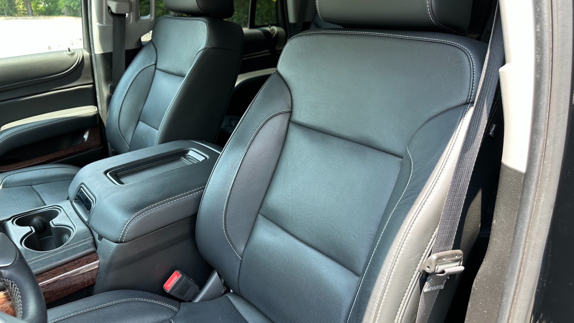 Used 2020 GMC Yukon SLT / OPEN ROAD PKG / CAPTAIN CHAIRS / CHROME GRILLE / POLISHED WHEELS for sale $47,695 at Formula Imports in Charlotte NC 28227 13