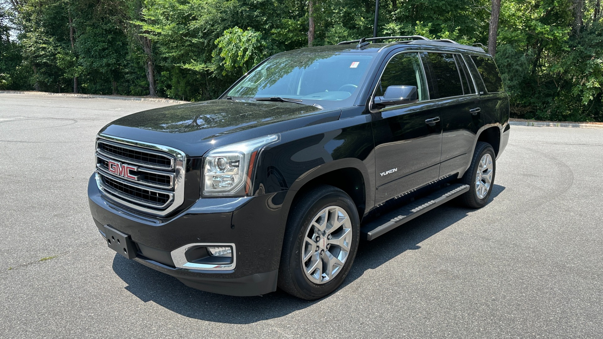Used 2020 GMC Yukon SLT / OPEN ROAD PKG / CAPTAIN CHAIRS / CHROME GRILLE / POLISHED WHEELS for sale Sold at Formula Imports in Charlotte NC 28227 2