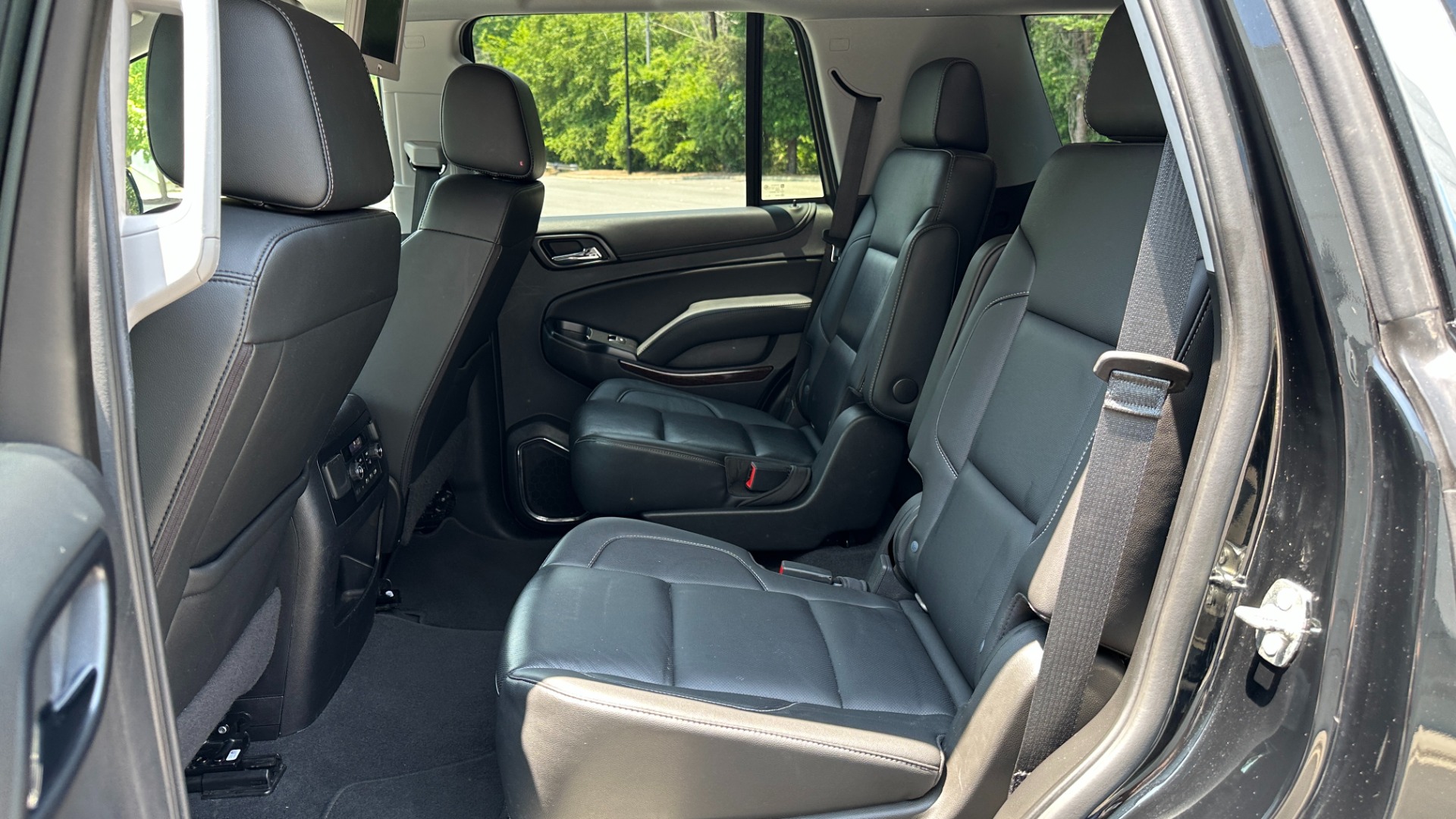 Used 2020 GMC Yukon SLT / OPEN ROAD PKG / CAPTAIN CHAIRS / CHROME GRILLE / POLISHED WHEELS for sale $47,695 at Formula Imports in Charlotte NC 28227 26