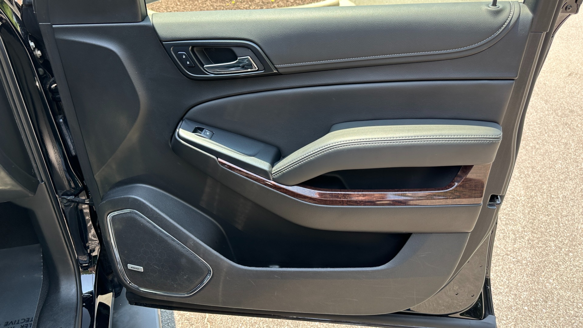 Used 2020 GMC Yukon SLT / OPEN ROAD PKG / CAPTAIN CHAIRS / CHROME GRILLE / POLISHED WHEELS for sale $47,695 at Formula Imports in Charlotte NC 28227 42