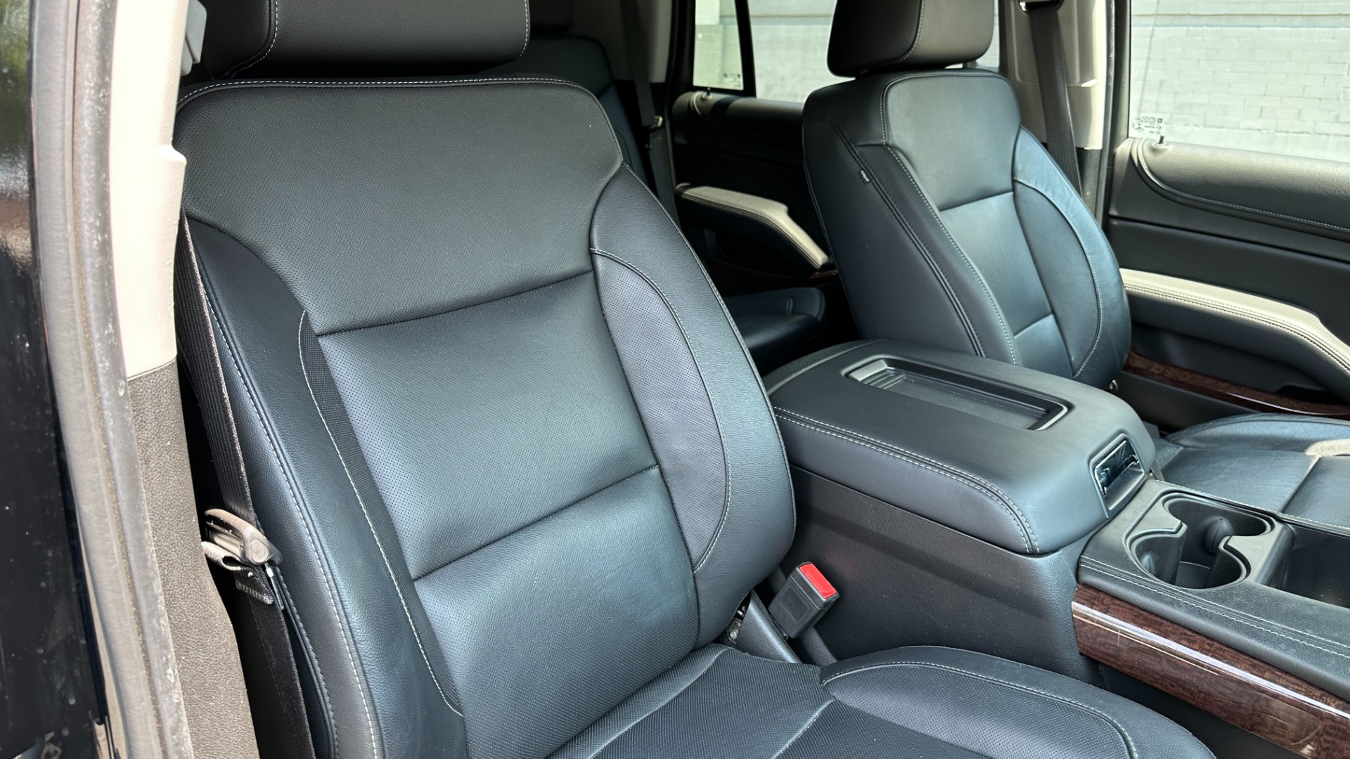 Used 2020 GMC Yukon SLT / OPEN ROAD PKG / CAPTAIN CHAIRS / CHROME GRILLE / POLISHED WHEELS for sale $47,695 at Formula Imports in Charlotte NC 28227 45