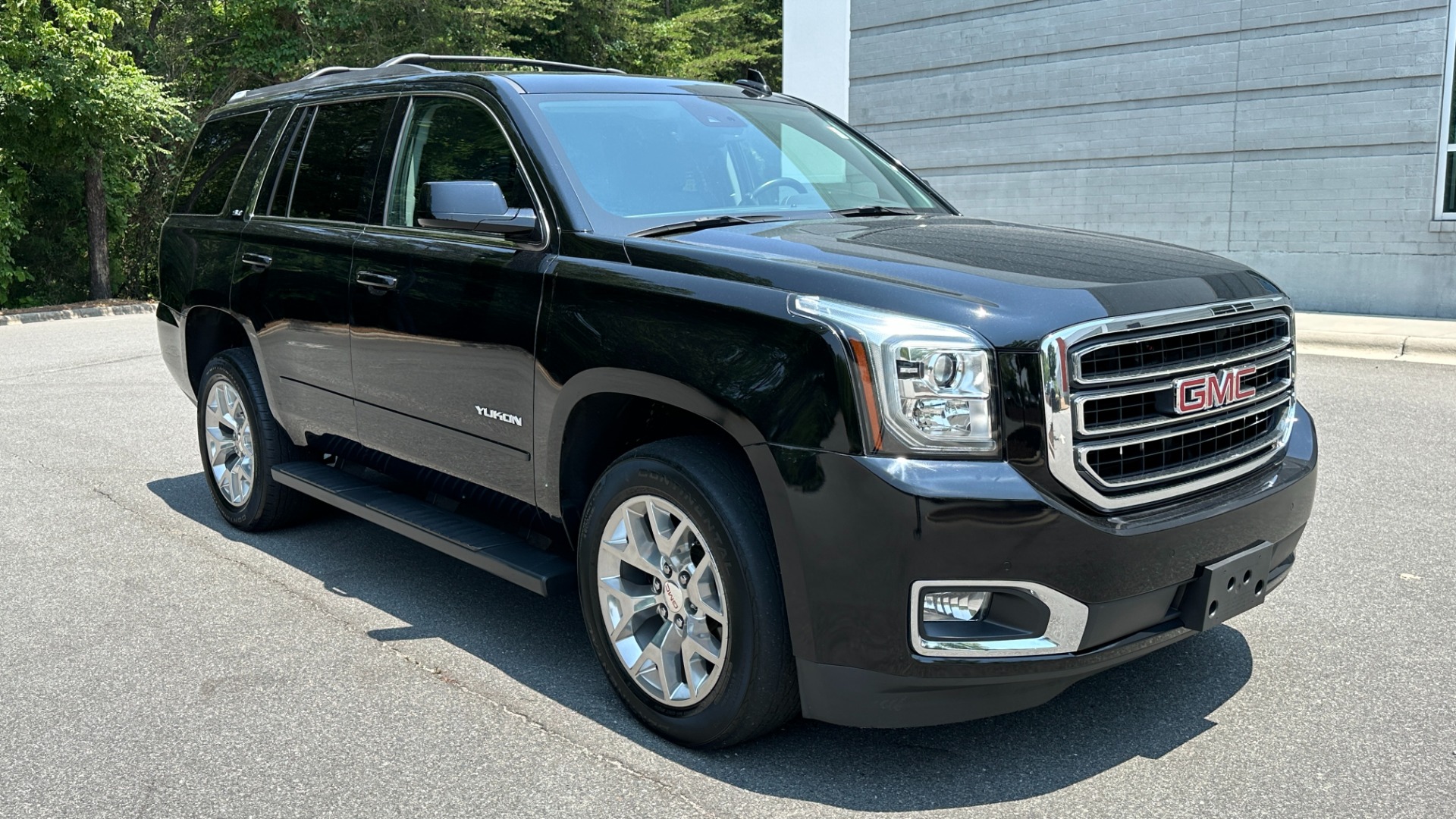 Used 2020 GMC Yukon SLT / OPEN ROAD PKG / CAPTAIN CHAIRS / CHROME GRILLE / POLISHED WHEELS for sale $47,695 at Formula Imports in Charlotte NC 28227 5