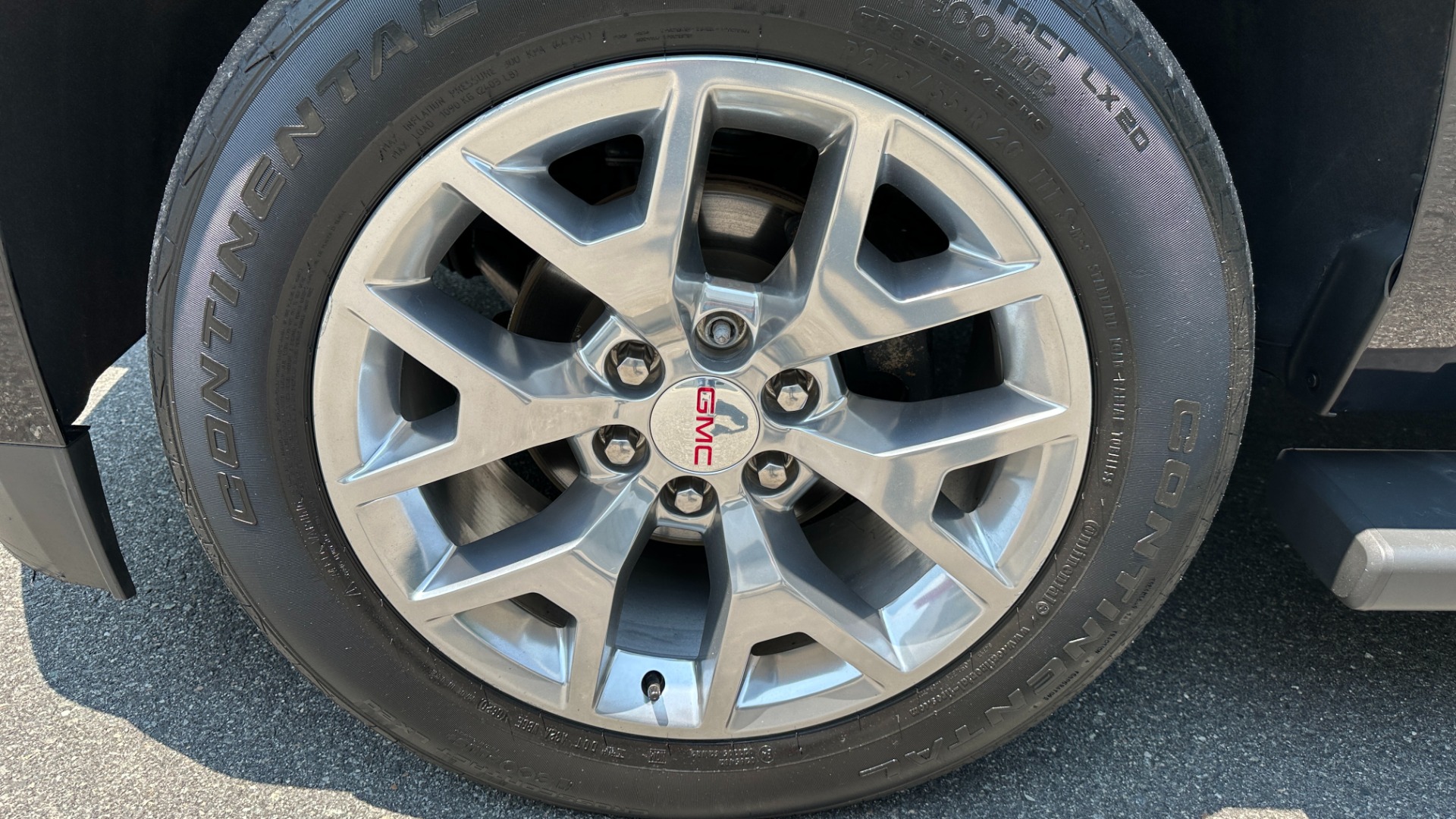 Used 2020 GMC Yukon SLT / OPEN ROAD PKG / CAPTAIN CHAIRS / CHROME GRILLE / POLISHED WHEELS for sale Sold at Formula Imports in Charlotte NC 28227 56