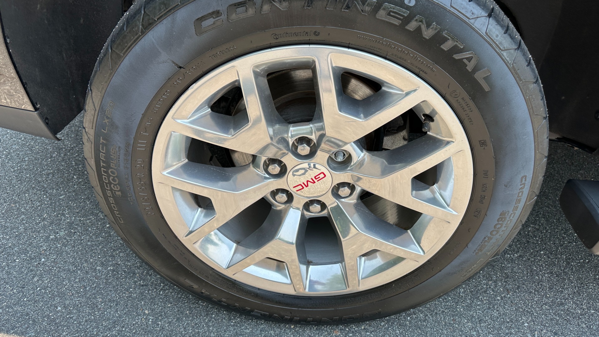 Used 2020 GMC Yukon SLT / OPEN ROAD PKG / CAPTAIN CHAIRS / CHROME GRILLE / POLISHED WHEELS for sale $47,695 at Formula Imports in Charlotte NC 28227 58