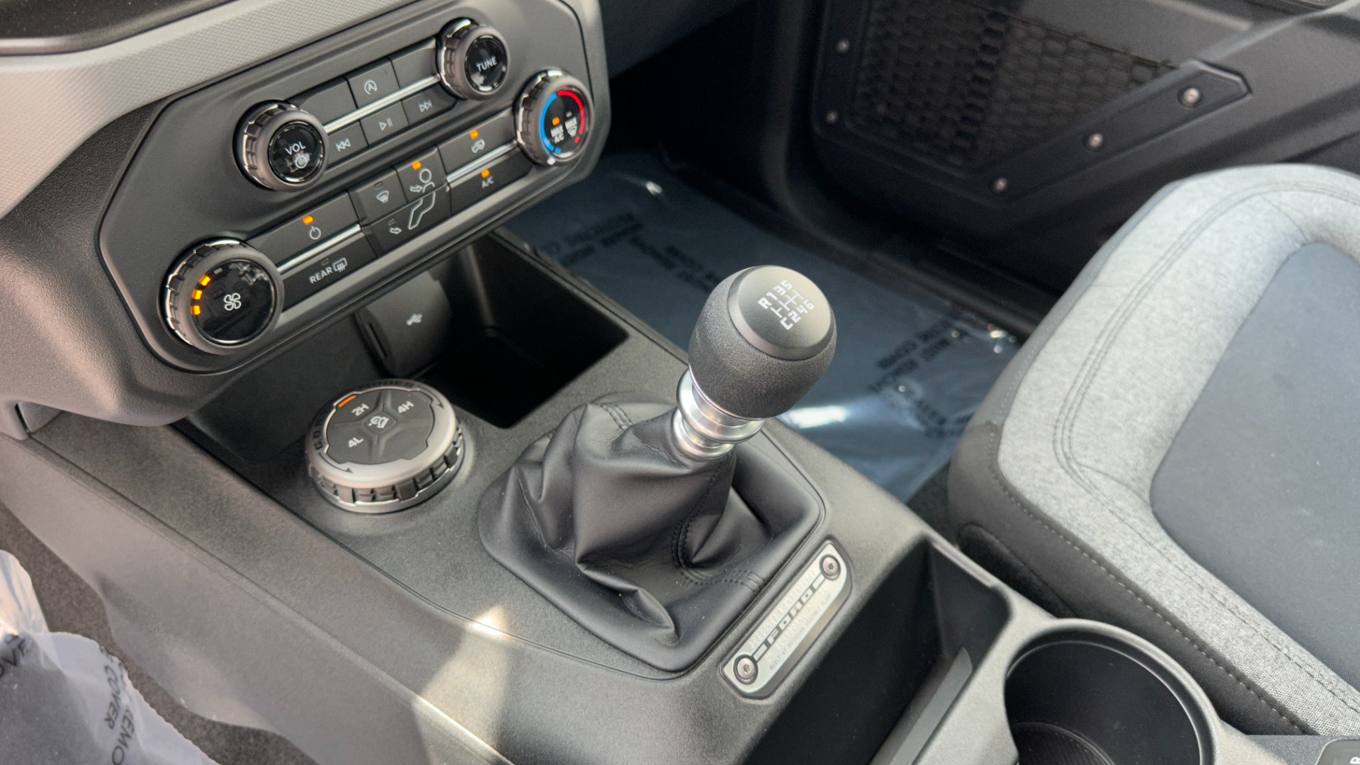 Used 2023 Ford Bronco BASE / HARD TOP / 4X4 / MANUAL TRANSMISSION 