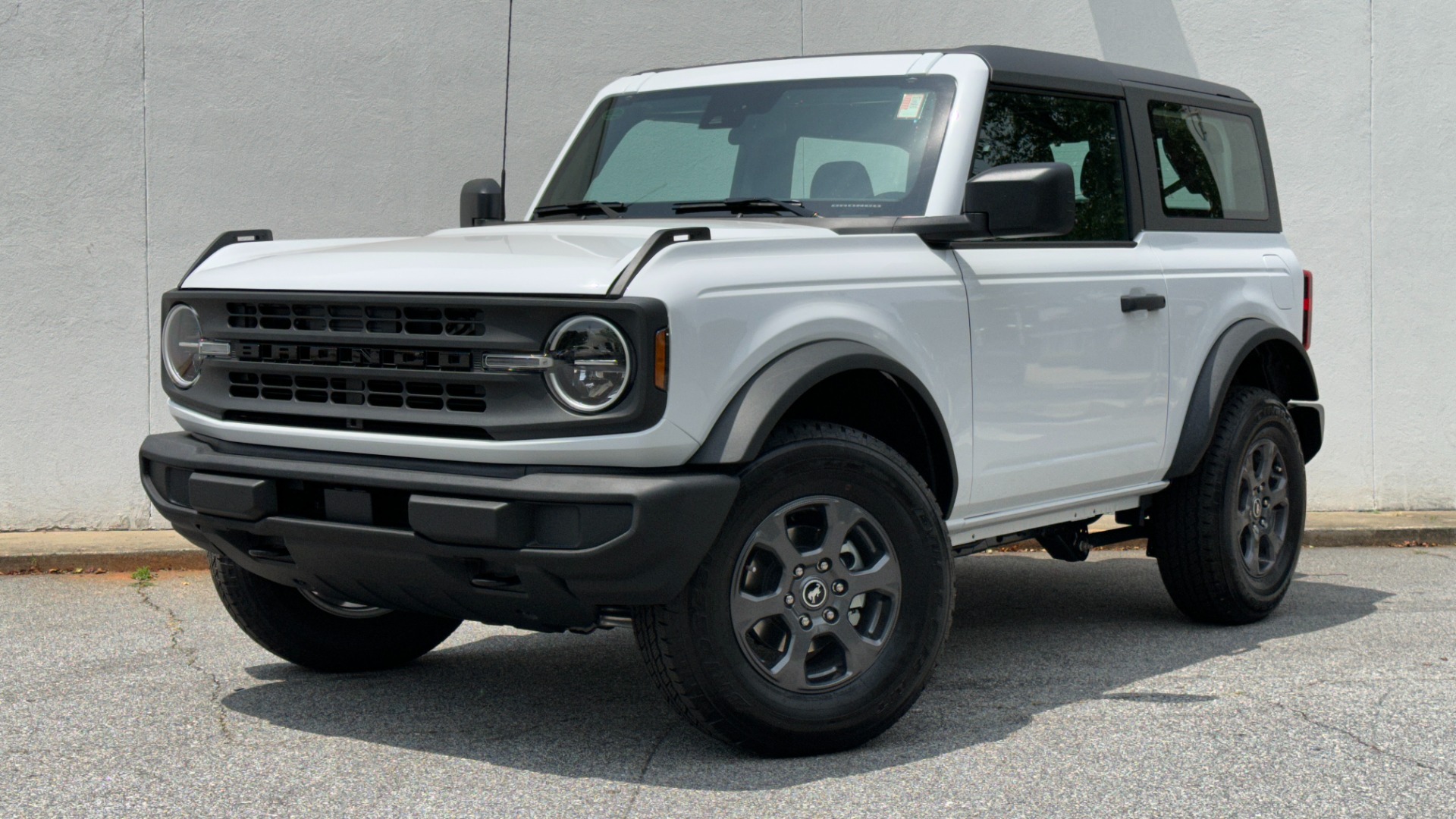Used 2023 Ford Bronco BASE / HARD TOP / 4X4 / MANUAL TRANSMISSION for sale Sold at Formula Imports in Charlotte NC 28227 1