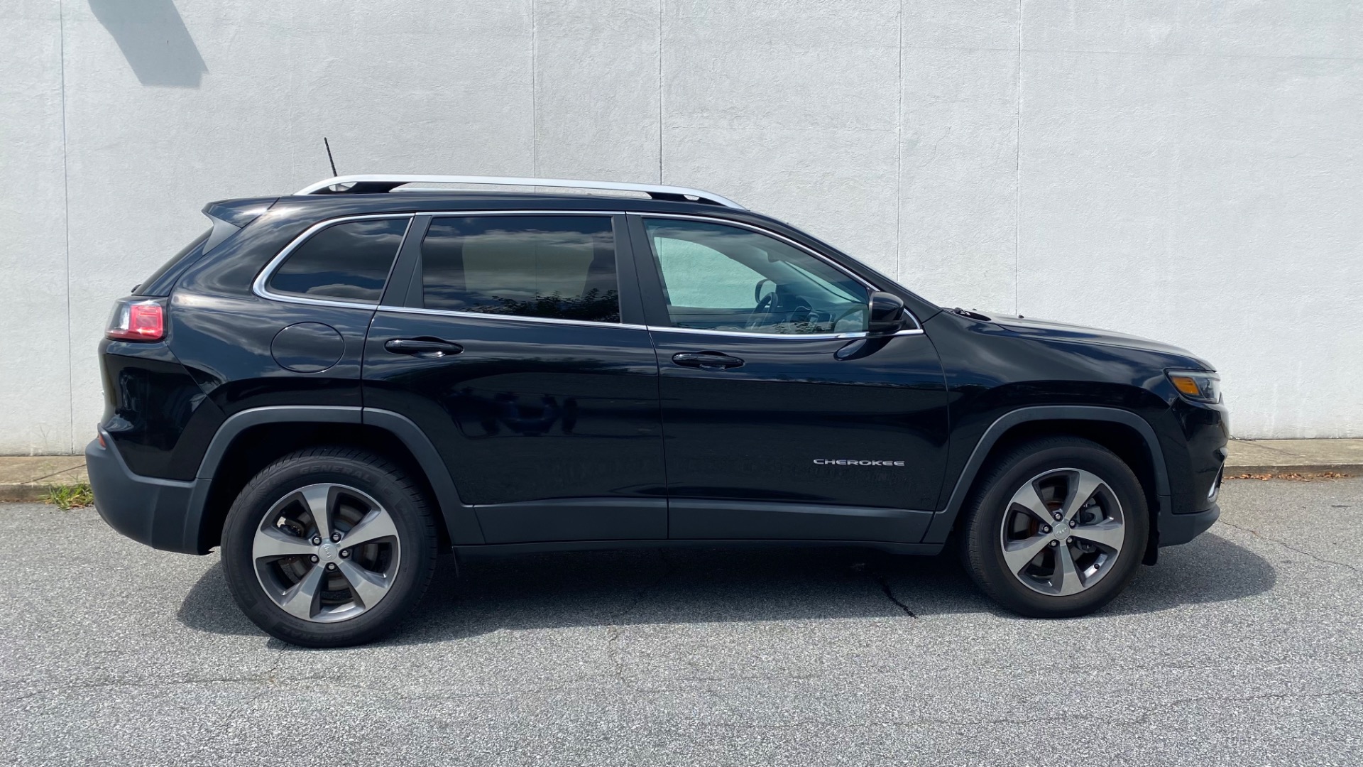 Used 2019 Jeep Cherokee Limited for sale $22,750 at Formula Imports in Charlotte NC 28227 10