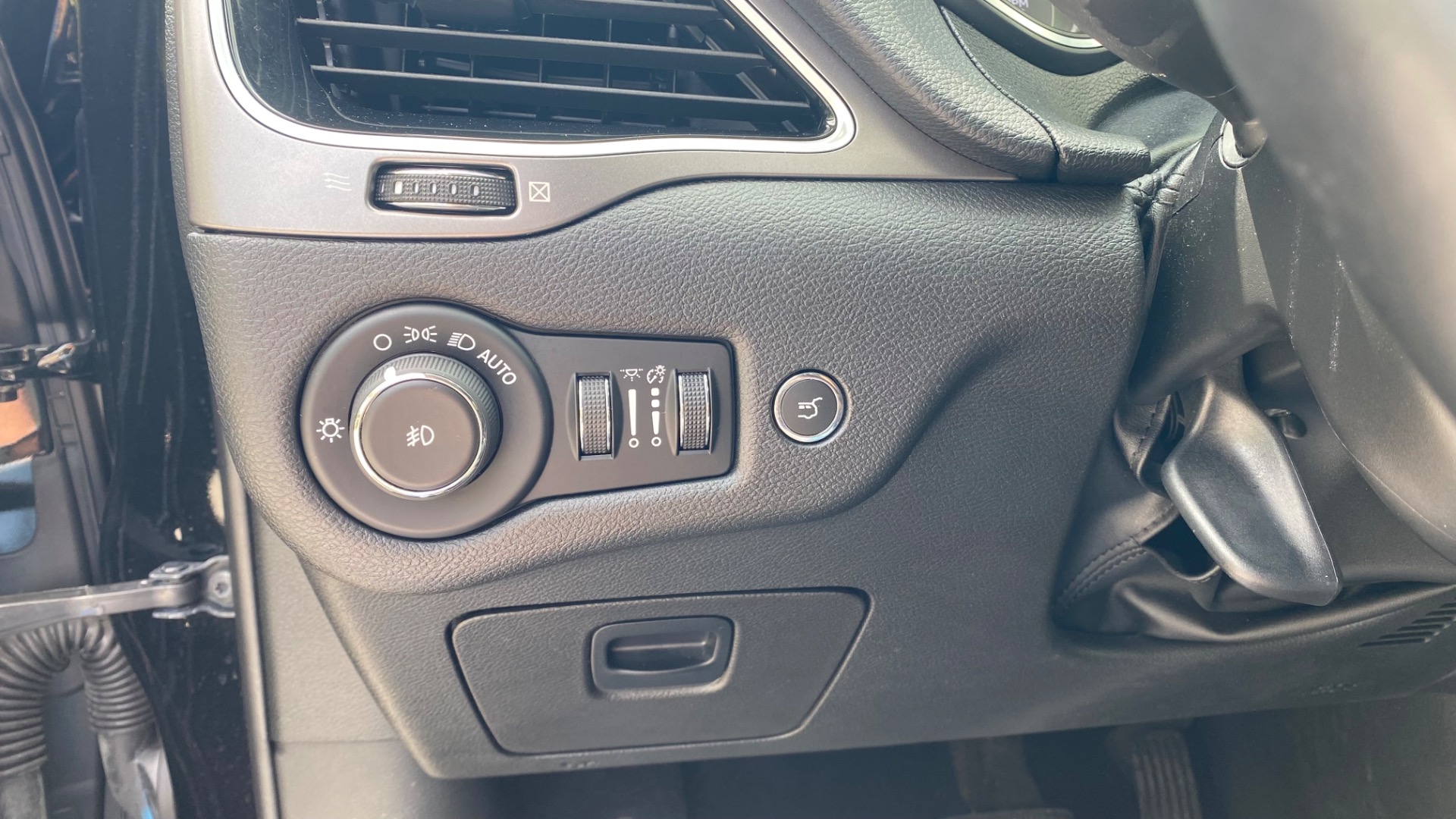 Used 2019 Jeep Cherokee Limited for sale $22,750 at Formula Imports in Charlotte NC 28227 21