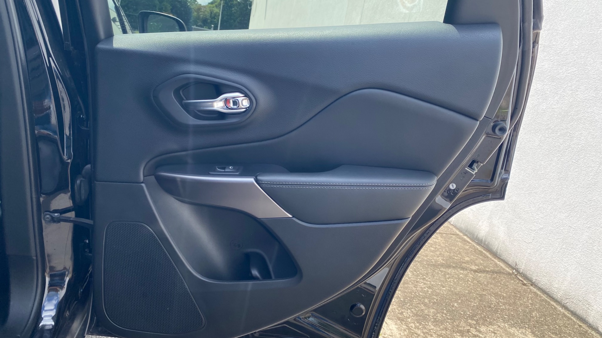 Used 2019 Jeep Cherokee Limited for sale $22,750 at Formula Imports in Charlotte NC 28227 31