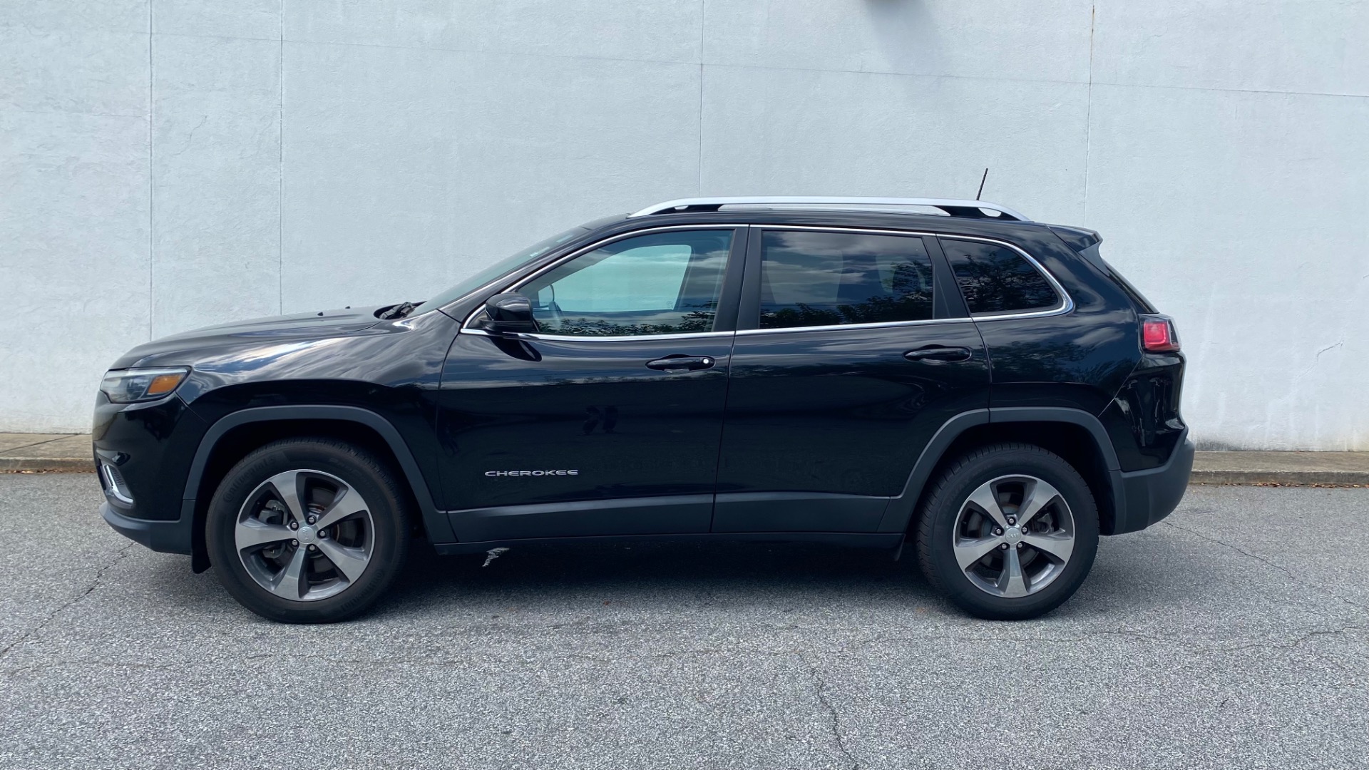 Used 2019 Jeep Cherokee Limited for sale $22,750 at Formula Imports in Charlotte NC 28227 4