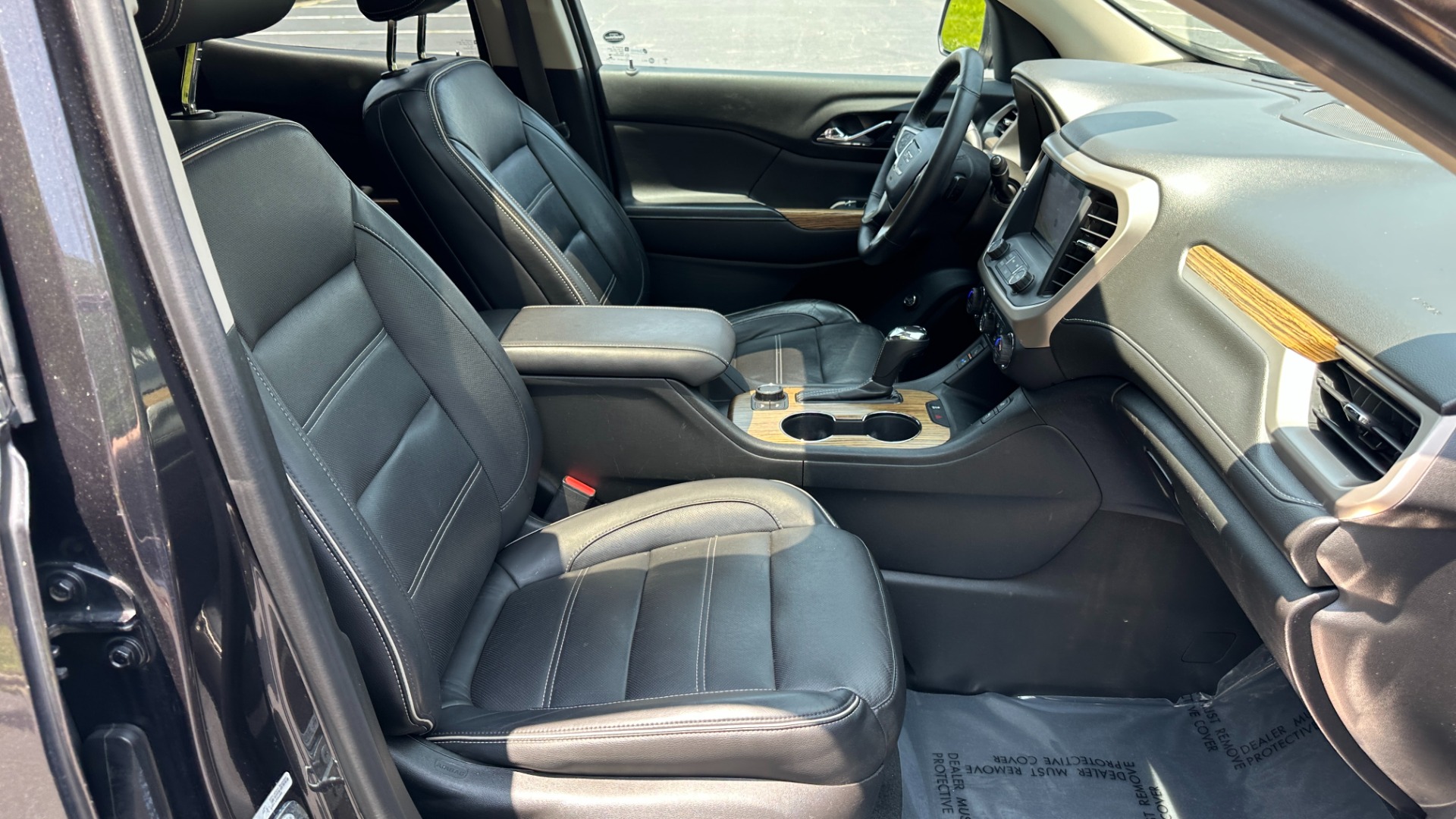 Used 2017 GMC Acadia DENALI / LOADED / PANORAMIC ROOF / METALLIC PAINT for sale Sold at Formula Imports in Charlotte NC 28227 11