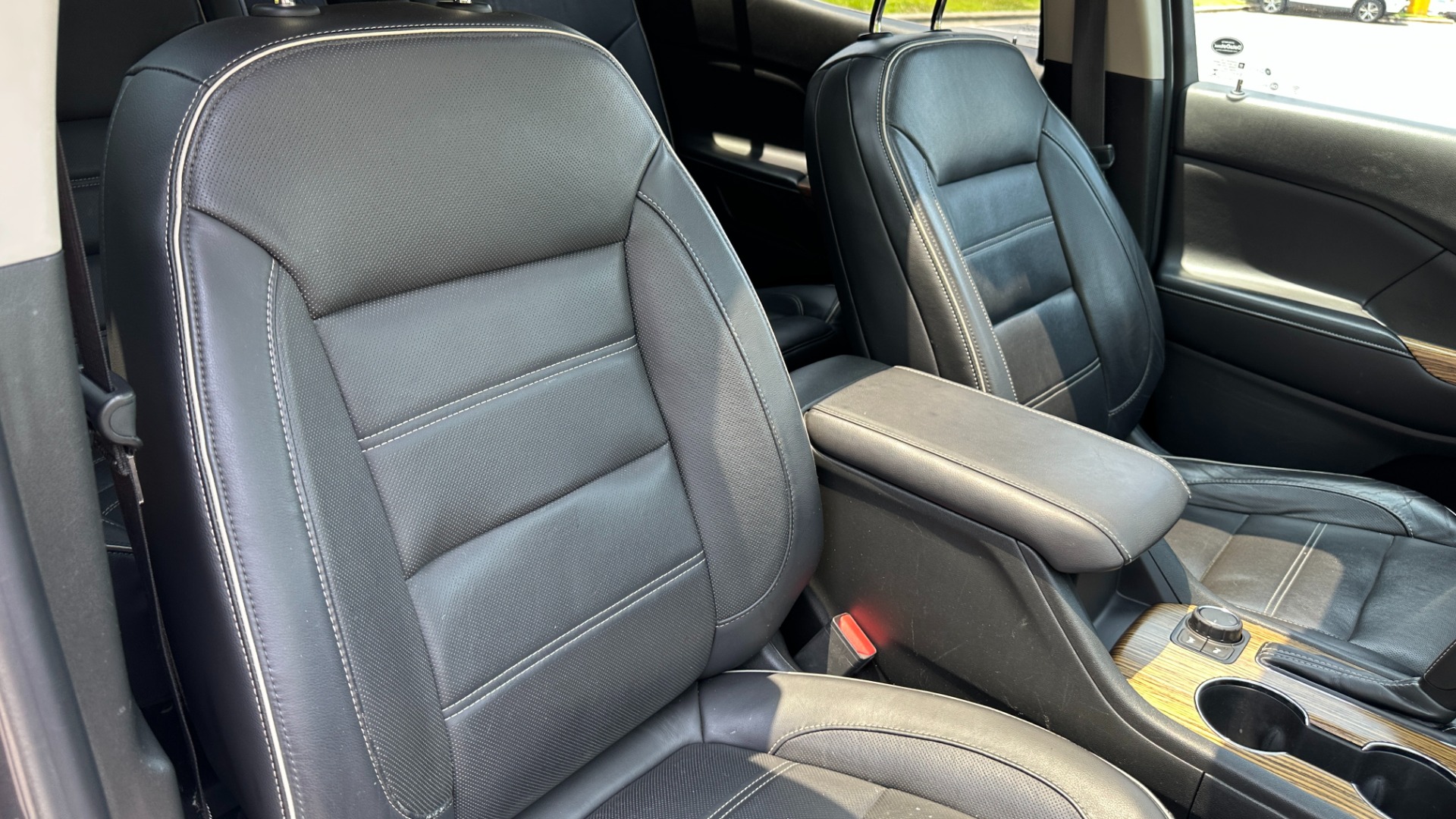 Used 2017 GMC Acadia DENALI / LOADED / PANORAMIC ROOF / METALLIC PAINT for sale Sold at Formula Imports in Charlotte NC 28227 12