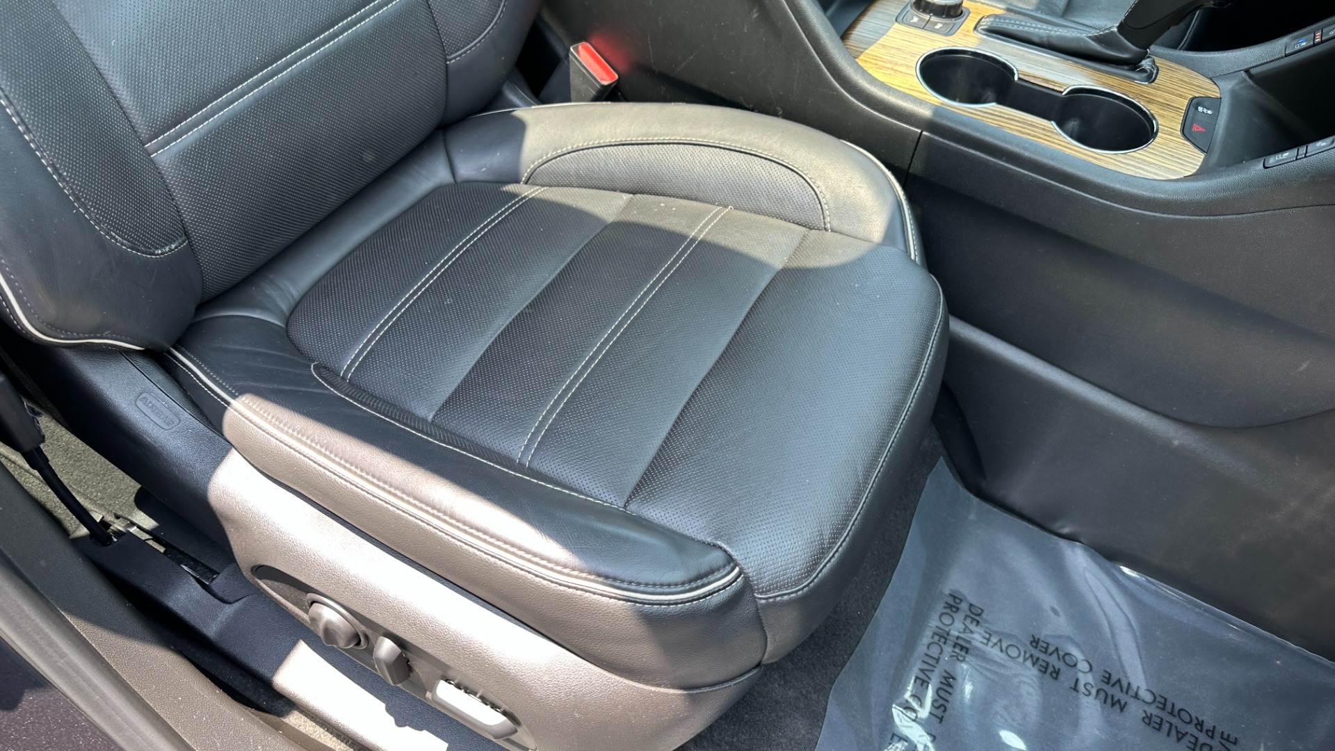 Used 2017 GMC Acadia DENALI / LOADED / PANORAMIC ROOF / METALLIC PAINT for sale Sold at Formula Imports in Charlotte NC 28227 13