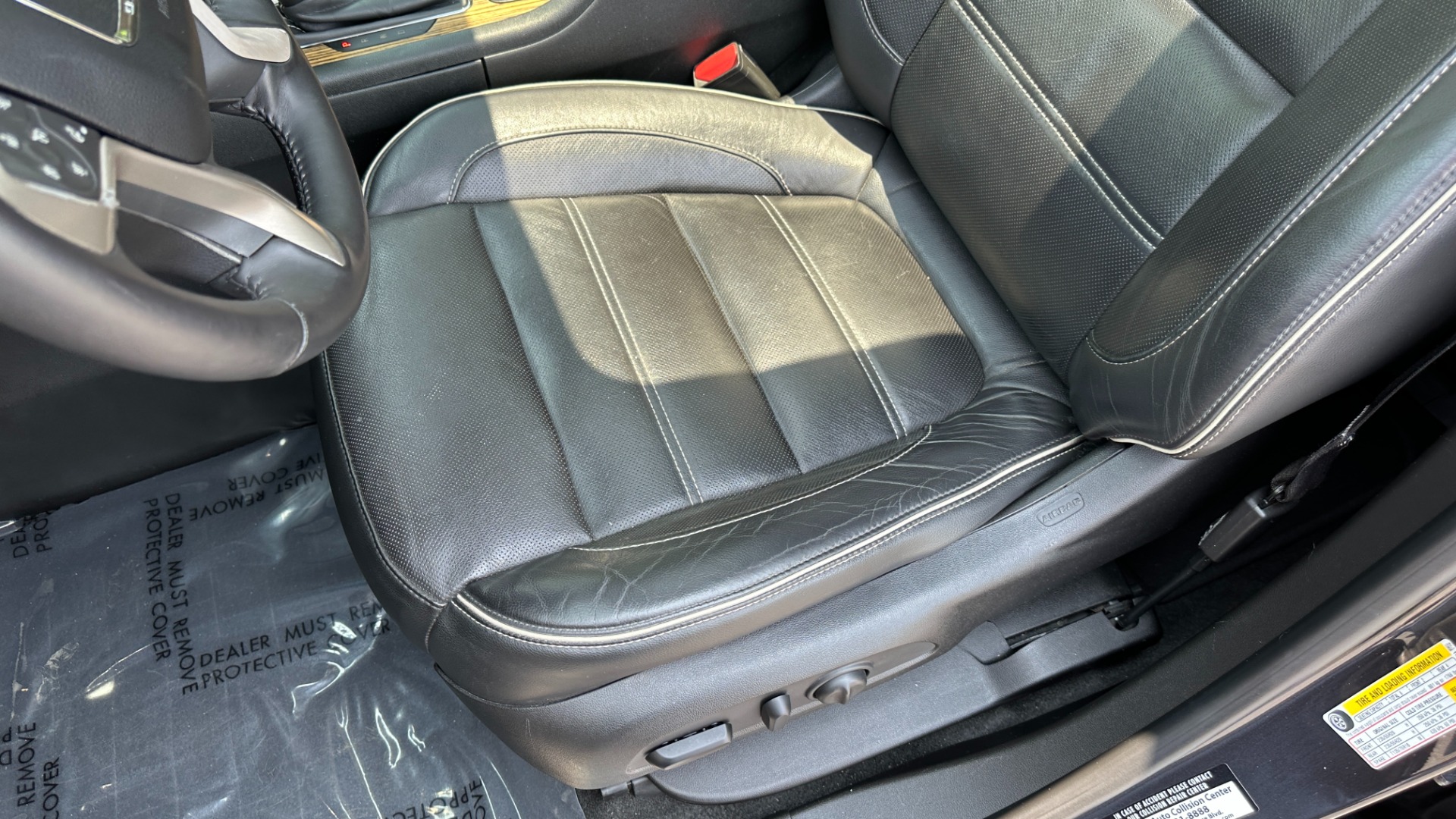 Used 2017 GMC Acadia DENALI / LOADED / PANORAMIC ROOF / METALLIC PAINT for sale Sold at Formula Imports in Charlotte NC 28227 19