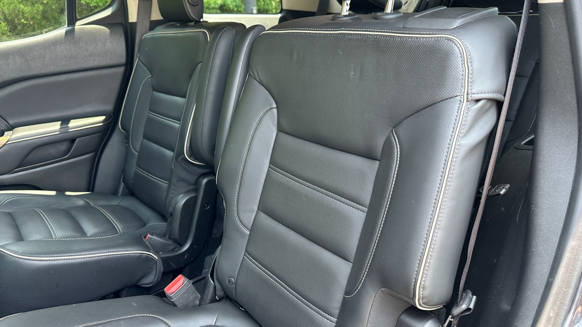 Used 2017 GMC Acadia DENALI / LOADED / PANORAMIC ROOF / METALLIC PAINT for sale Sold at Formula Imports in Charlotte NC 28227 29