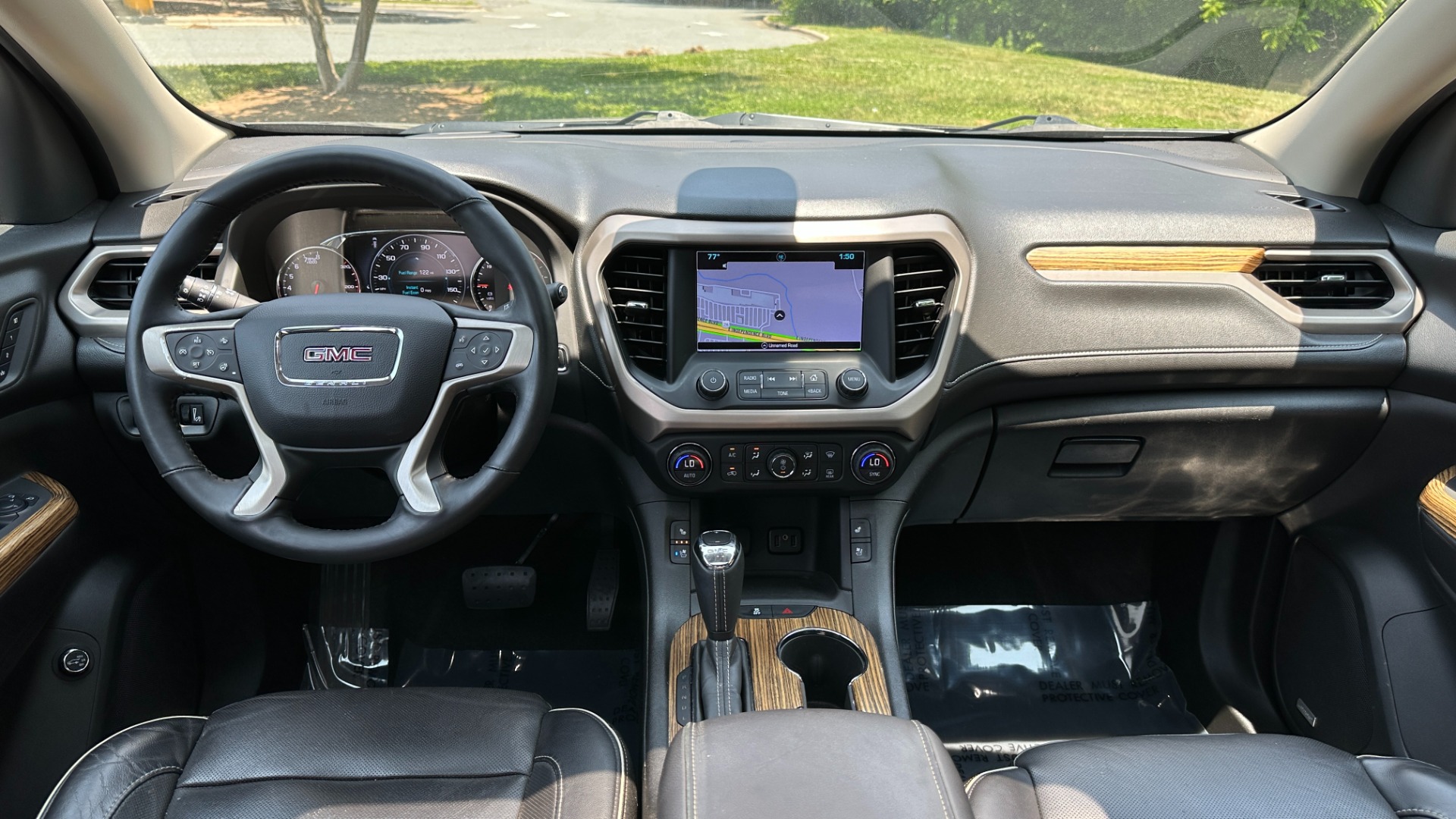 Used 2017 GMC Acadia DENALI / LOADED / PANORAMIC ROOF / METALLIC PAINT for sale Sold at Formula Imports in Charlotte NC 28227 32