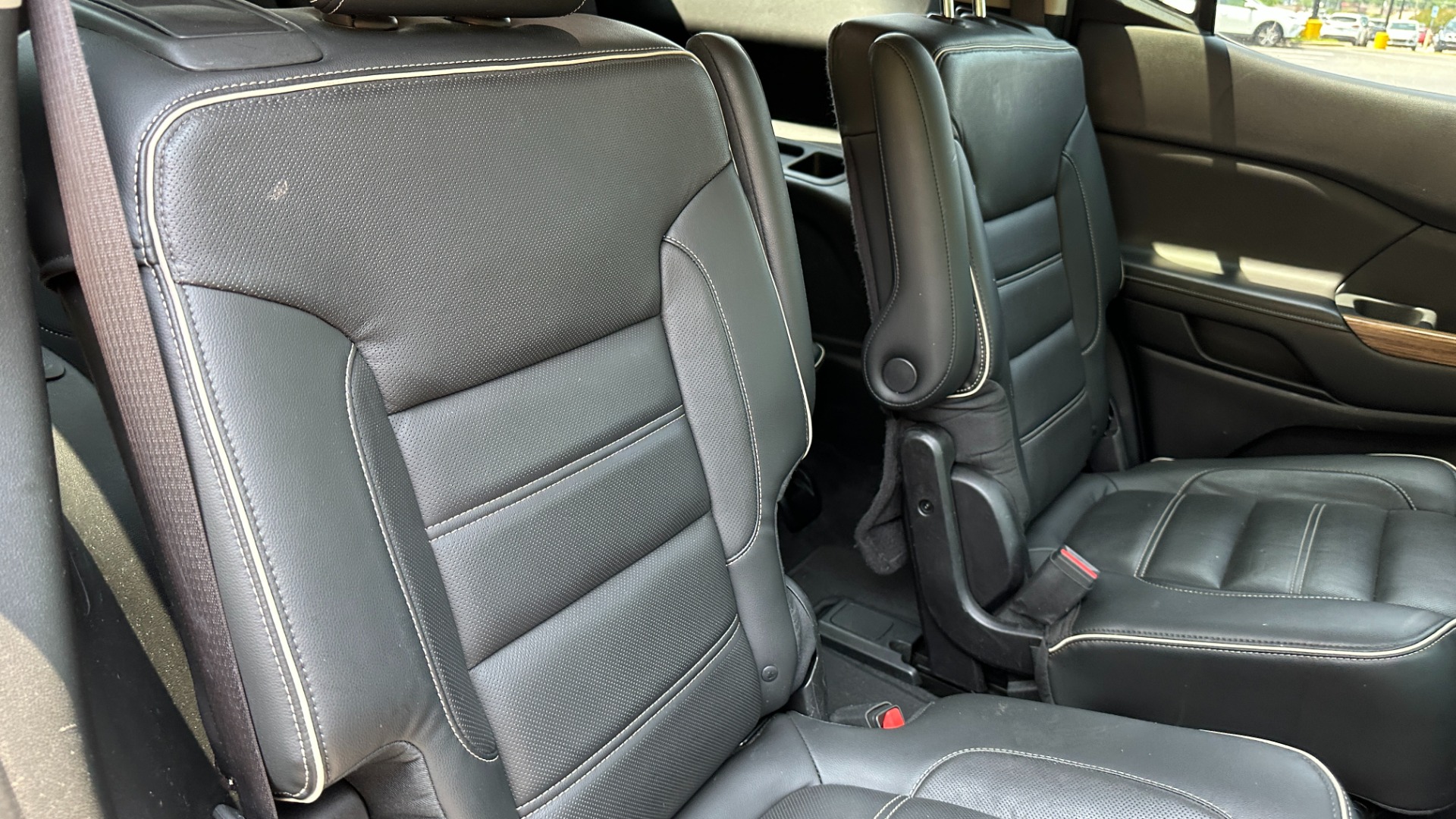 Used 2017 GMC Acadia DENALI / LOADED / PANORAMIC ROOF / METALLIC PAINT for sale Sold at Formula Imports in Charlotte NC 28227 37