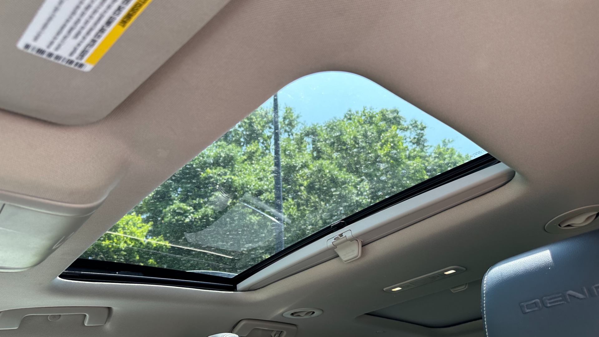 Used 2017 GMC Acadia DENALI / LOADED / PANORAMIC ROOF / METALLIC PAINT for sale Sold at Formula Imports in Charlotte NC 28227 41