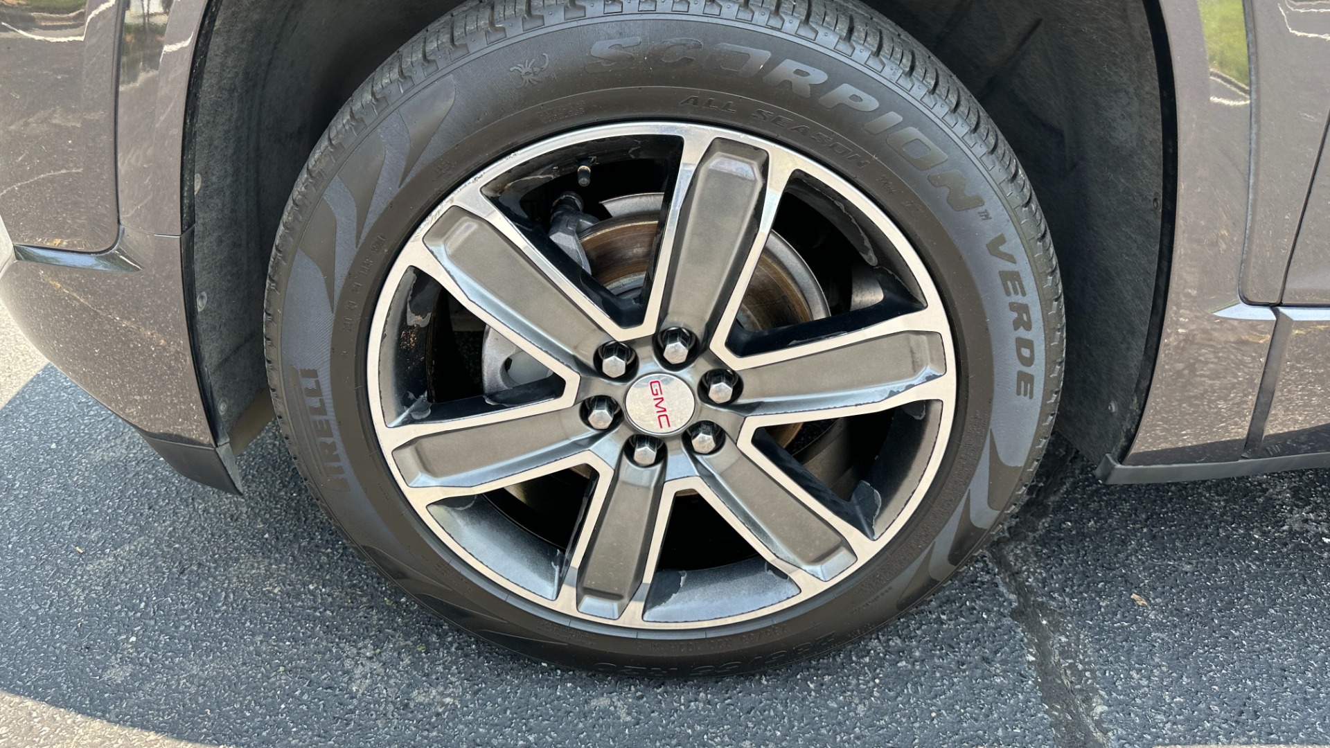 Used 2017 GMC Acadia DENALI / LOADED / PANORAMIC ROOF / METALLIC PAINT for sale Sold at Formula Imports in Charlotte NC 28227 47