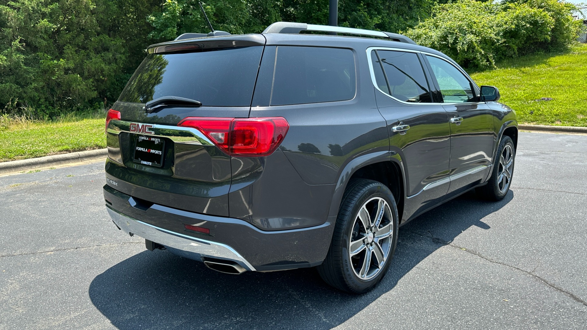Used 2017 GMC Acadia DENALI / LOADED / PANORAMIC ROOF / METALLIC PAINT for sale Sold at Formula Imports in Charlotte NC 28227 7