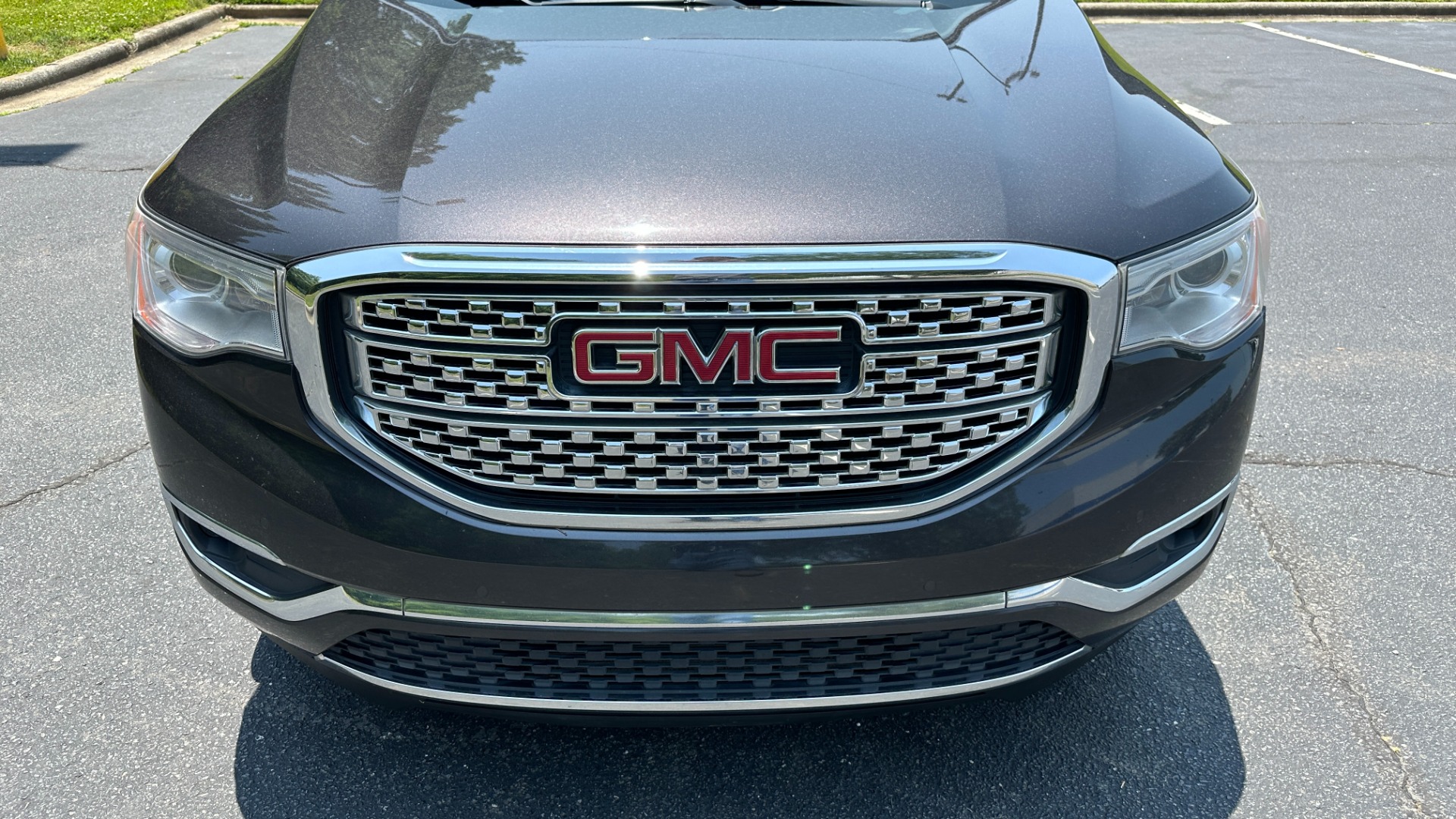 Used 2017 GMC Acadia DENALI / LOADED / PANORAMIC ROOF / METALLIC PAINT for sale Sold at Formula Imports in Charlotte NC 28227 9