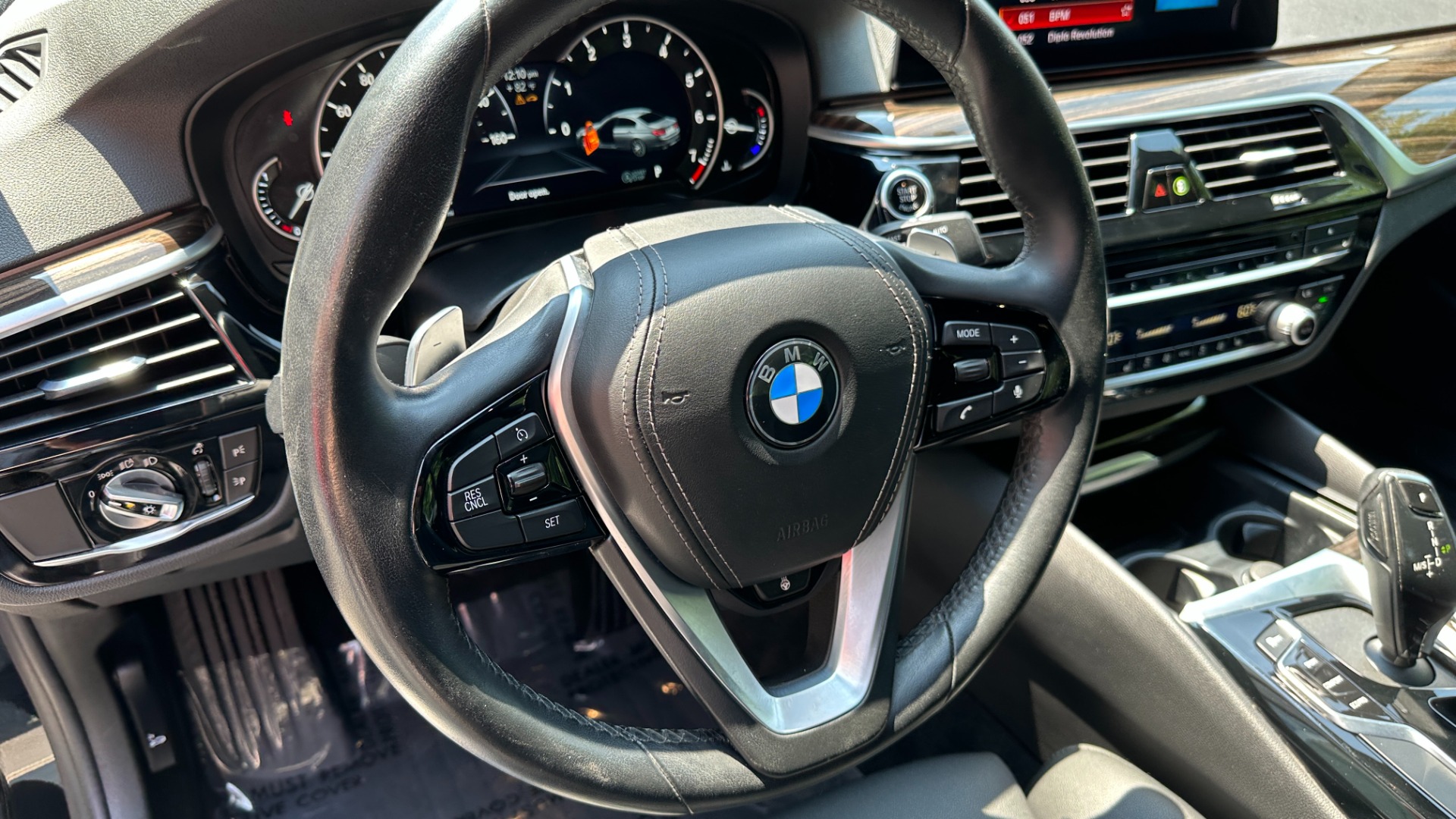 Used 2019 BMW 5 Series 530i xDrive / HEATED SEATS / NAV / SUNROOF / REARVIEW CAMERA for sale $30,795 at Formula Imports in Charlotte NC 28227 15