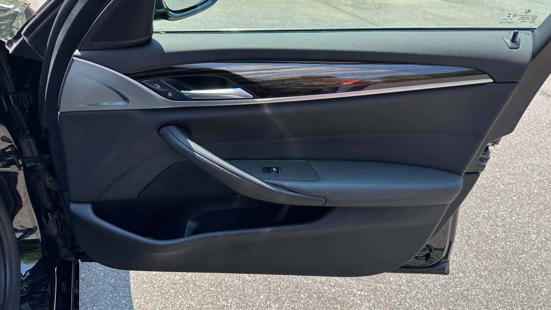 Used 2019 BMW 5 Series 530i xDrive / HEATED SEATS / NAV / SUNROOF / REARVIEW CAMERA for sale $30,795 at Formula Imports in Charlotte NC 28227 30