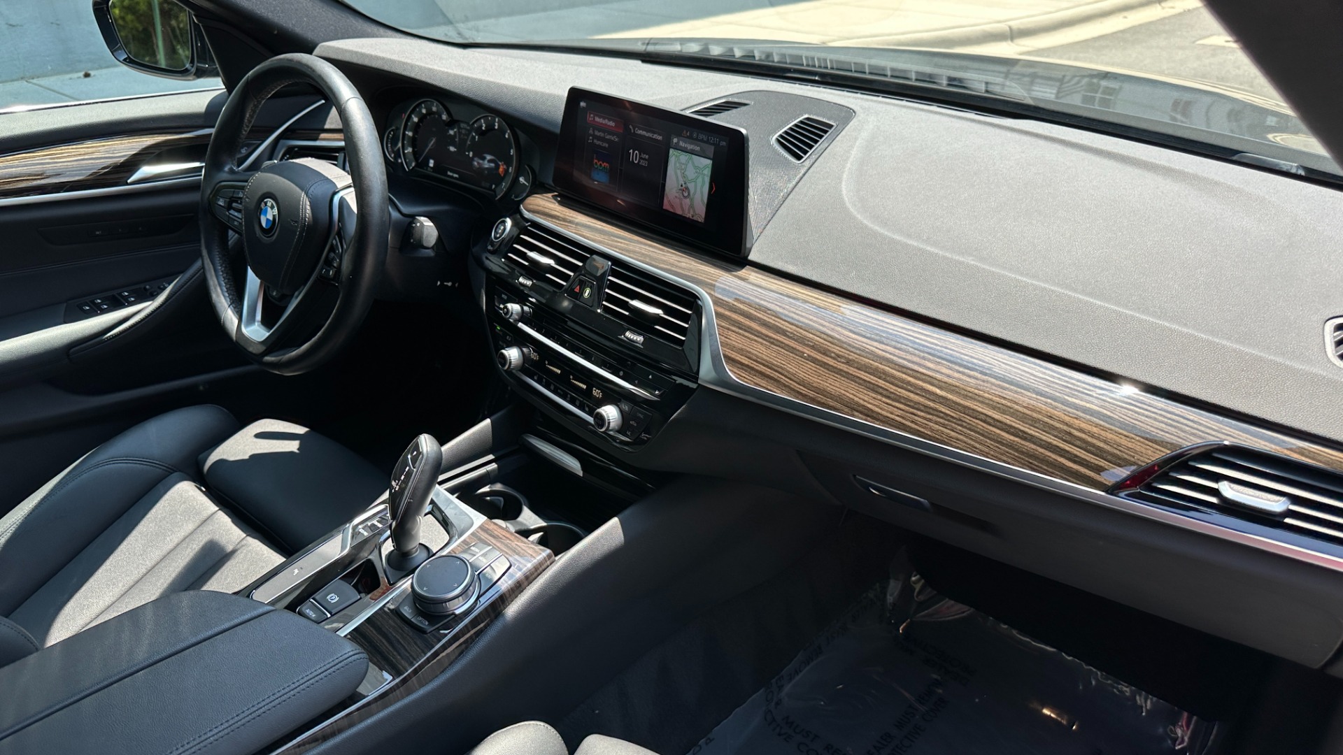 Used 2019 BMW 5 Series 530i xDrive / HEATED SEATS / NAV / SUNROOF / REARVIEW CAMERA for sale $30,795 at Formula Imports in Charlotte NC 28227 31