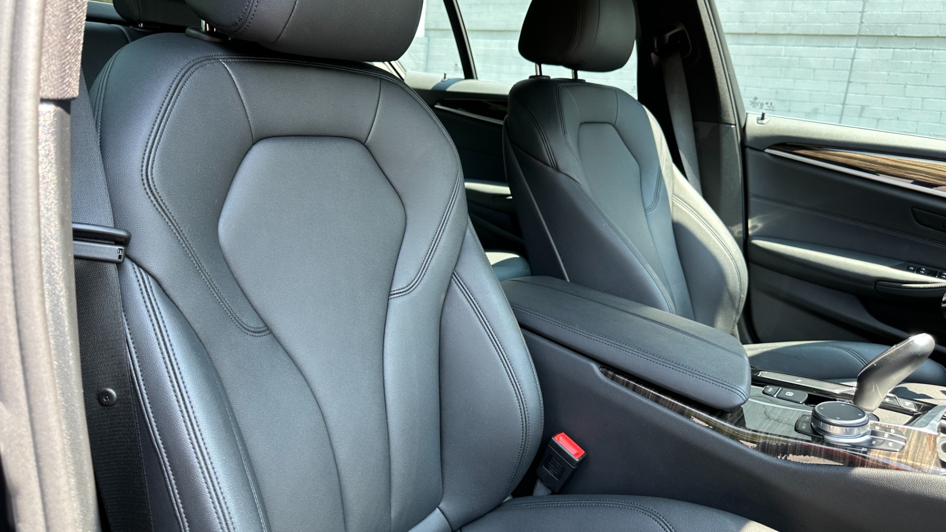Used 2019 BMW 5 Series 530i xDrive / HEATED SEATS / NAV / SUNROOF / REARVIEW CAMERA for sale $30,795 at Formula Imports in Charlotte NC 28227 33