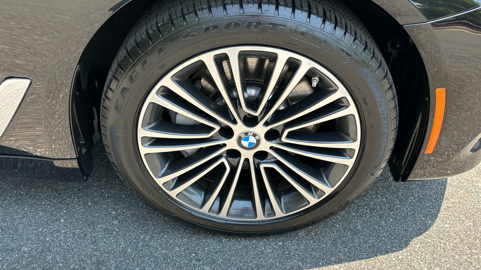 Used 2019 BMW 5 Series 530i xDrive / HEATED SEATS / NAV / SUNROOF / REARVIEW CAMERA for sale $30,795 at Formula Imports in Charlotte NC 28227 43