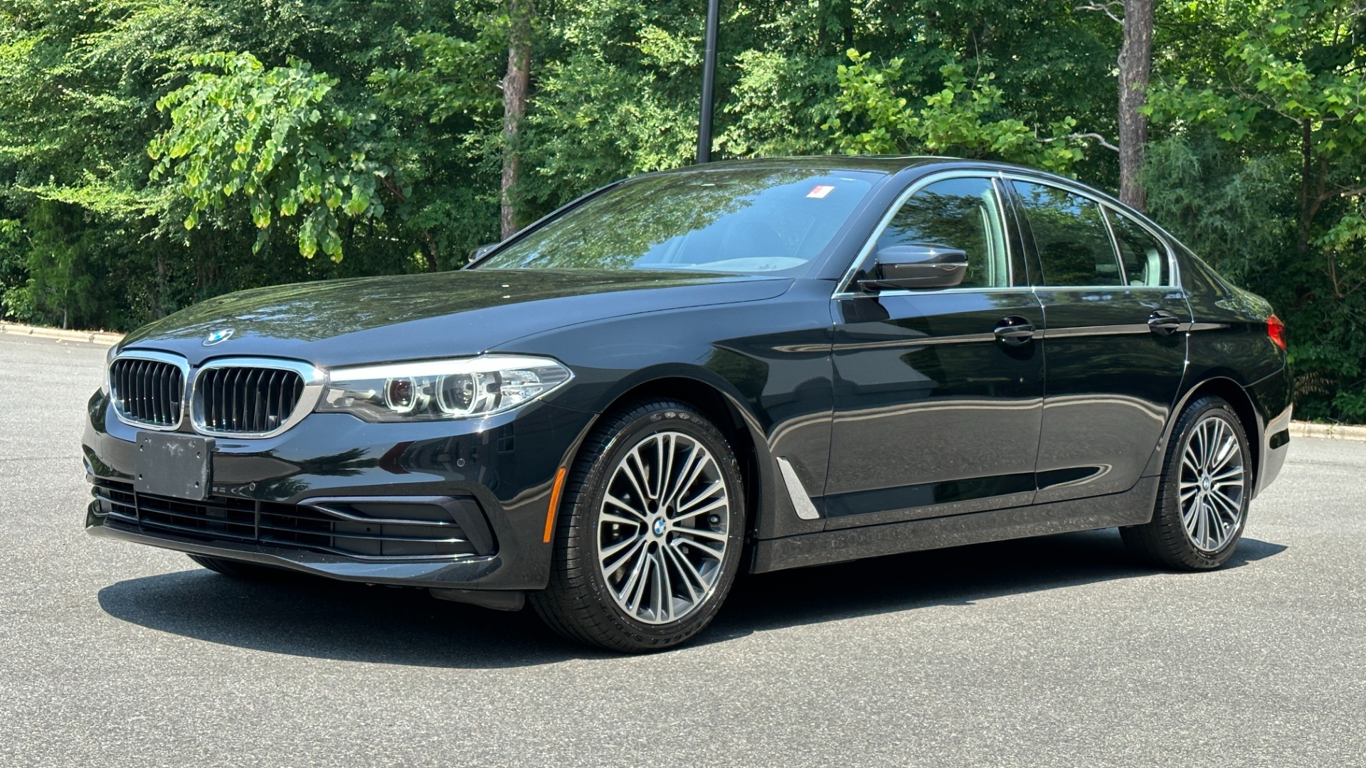 Used 2019 BMW 5 Series 530i xDrive / HEATED SEATS / NAV / SUNROOF / REARVIEW CAMERA for sale $30,795 at Formula Imports in Charlotte NC 28227 5