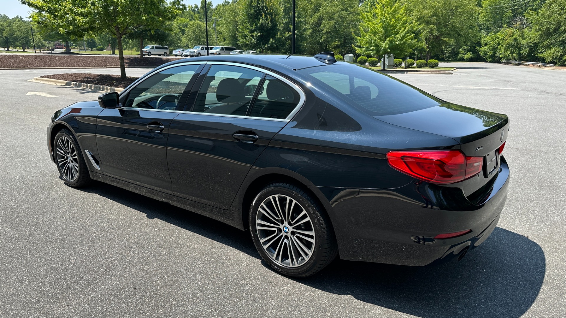 Used 2019 BMW 5 Series 530i xDrive / HEATED SEATS / NAV / SUNROOF / REARVIEW CAMERA for sale $30,795 at Formula Imports in Charlotte NC 28227 7