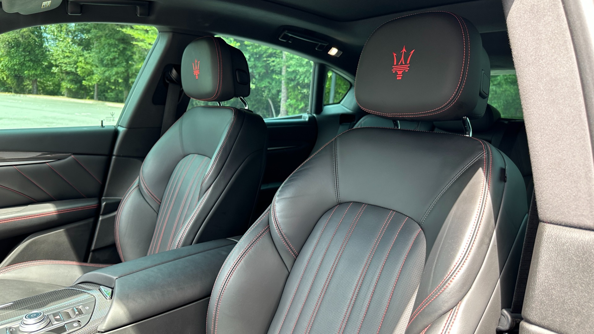Used 2019 Maserati Levante S GRANLUSSO / RED STITCHING / PADDLE SHIFTERS / PANORAMIC SUNROOF for sale $48,995 at Formula Imports in Charlotte NC 28227 12