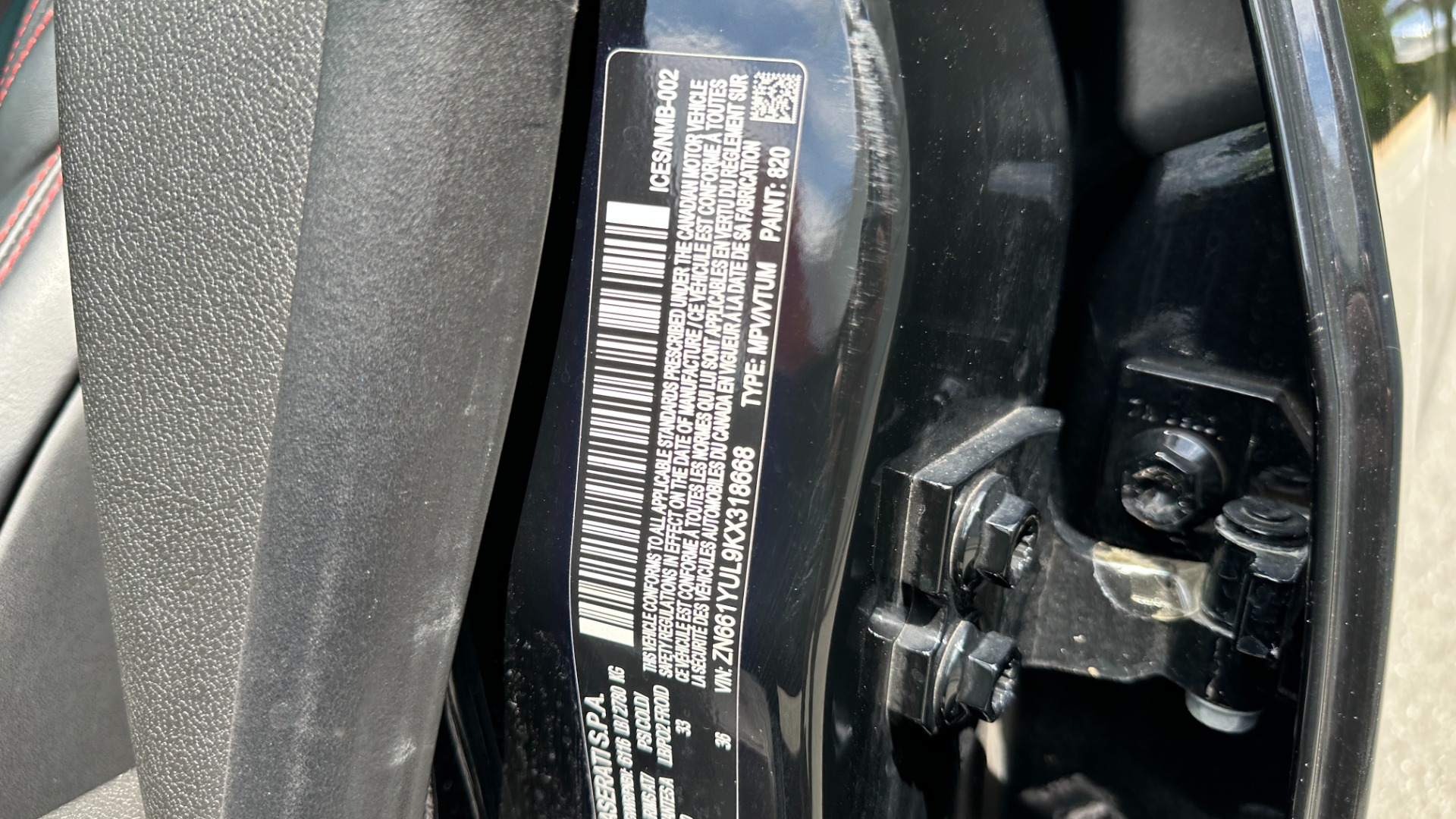 Used 2019 Maserati Levante S GRANLUSSO / RED STITCHING / PADDLE SHIFTERS / PANORAMIC SUNROOF for sale $48,995 at Formula Imports in Charlotte NC 28227 16
