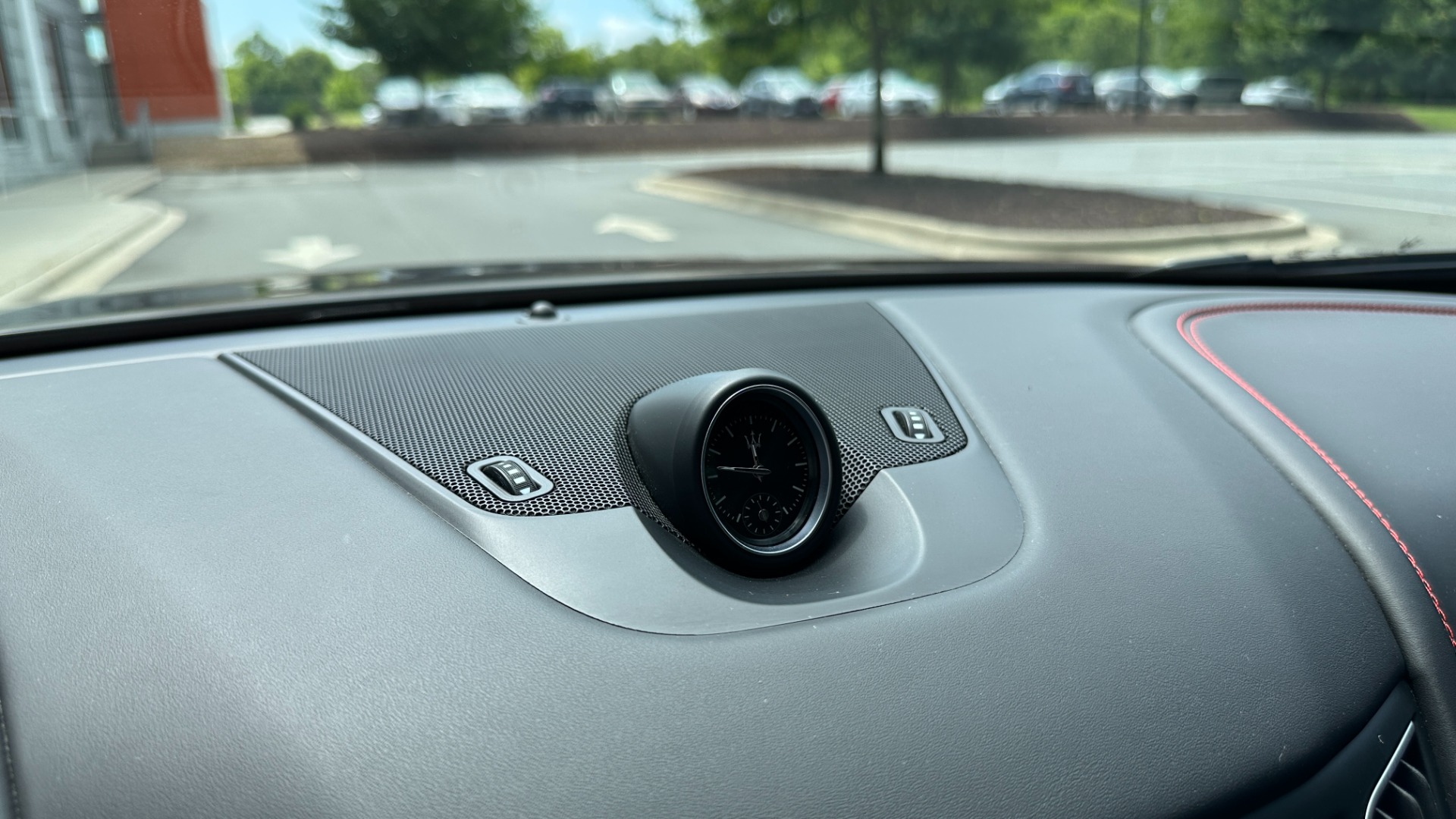 Used 2019 Maserati Levante S GRANLUSSO / RED STITCHING / PADDLE SHIFTERS / PANORAMIC SUNROOF for sale Sold at Formula Imports in Charlotte NC 28227 20