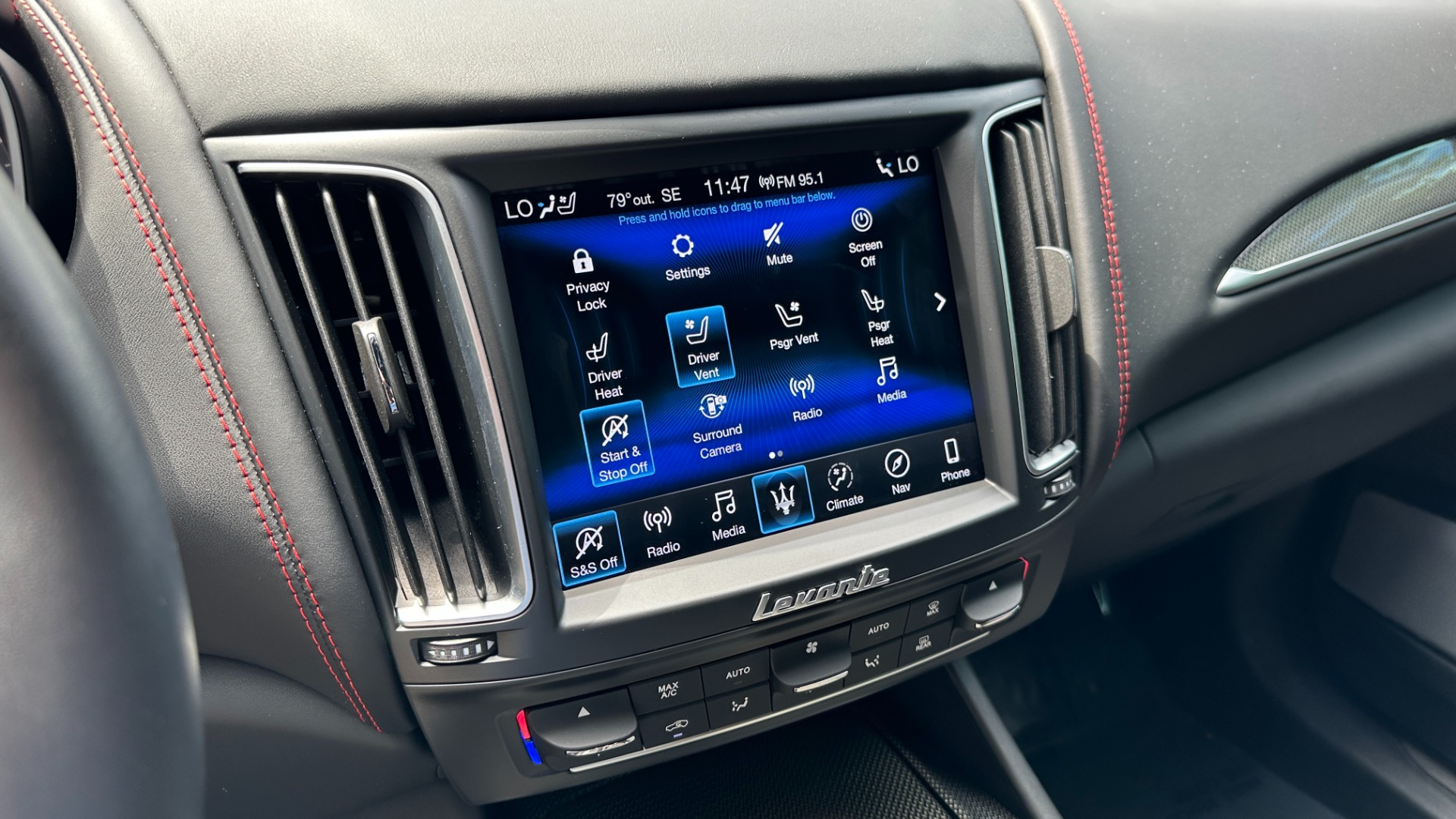 Used 2019 Maserati Levante S GRANLUSSO / RED STITCHING / PADDLE SHIFTERS / PANORAMIC SUNROOF for sale $48,995 at Formula Imports in Charlotte NC 28227 21