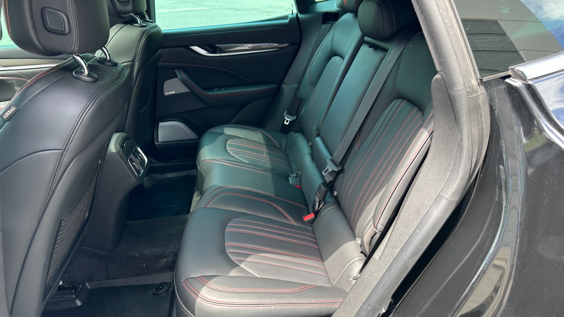 Used 2019 Maserati Levante S GRANLUSSO / RED STITCHING / PADDLE SHIFTERS / PANORAMIC SUNROOF for sale $48,995 at Formula Imports in Charlotte NC 28227 26