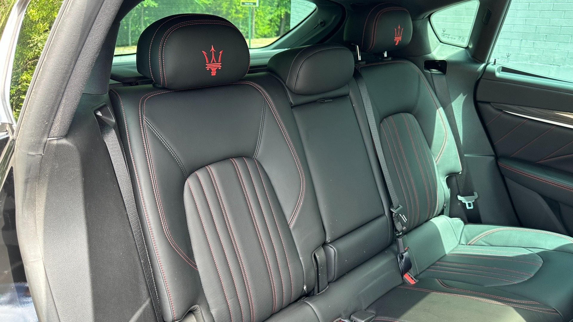 Used 2019 Maserati Levante S GRANLUSSO / RED STITCHING / PADDLE SHIFTERS / PANORAMIC SUNROOF for sale $48,995 at Formula Imports in Charlotte NC 28227 34