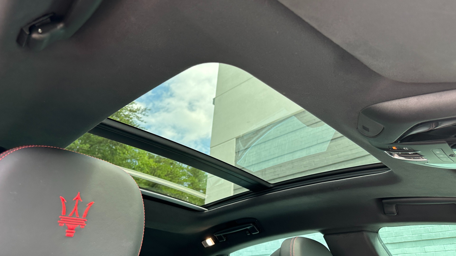 Used 2019 Maserati Levante S GRANLUSSO / RED STITCHING / PADDLE SHIFTERS / PANORAMIC SUNROOF for sale $48,995 at Formula Imports in Charlotte NC 28227 39