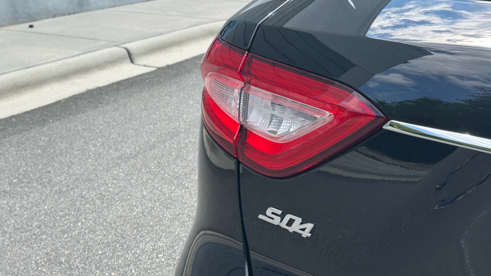 Used 2019 Maserati Levante S GRANLUSSO / RED STITCHING / PADDLE SHIFTERS / PANORAMIC SUNROOF for sale $48,995 at Formula Imports in Charlotte NC 28227 42