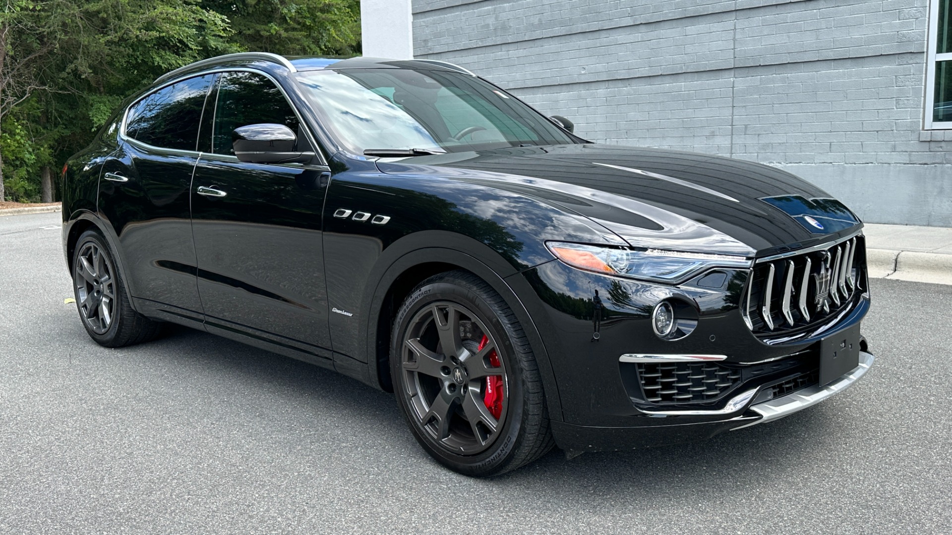 Used 2019 Maserati Levante S GRANLUSSO / RED STITCHING / PADDLE SHIFTERS / PANORAMIC SUNROOF for sale $48,995 at Formula Imports in Charlotte NC 28227 5
